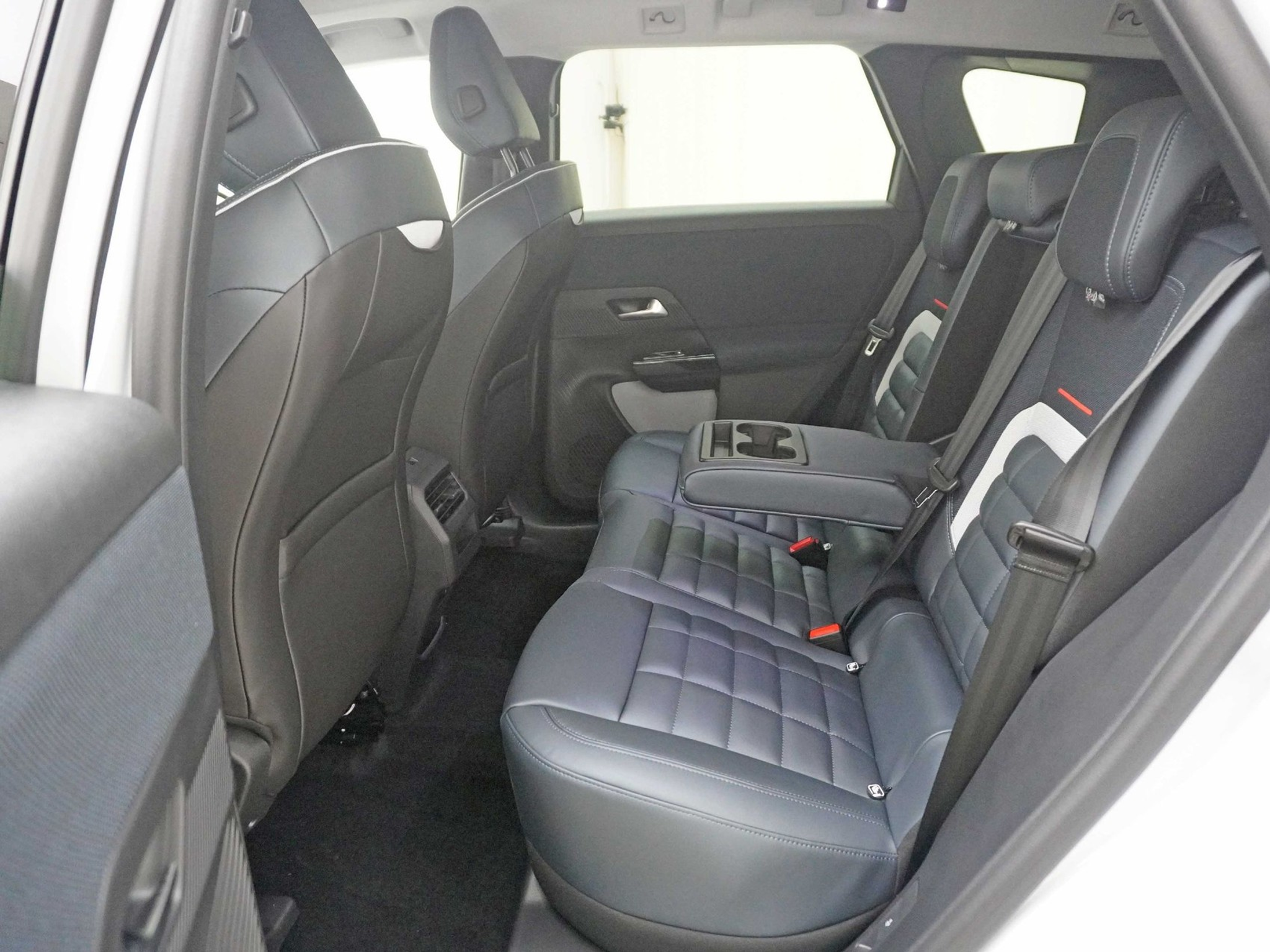 listing desktop thumbnail image 14