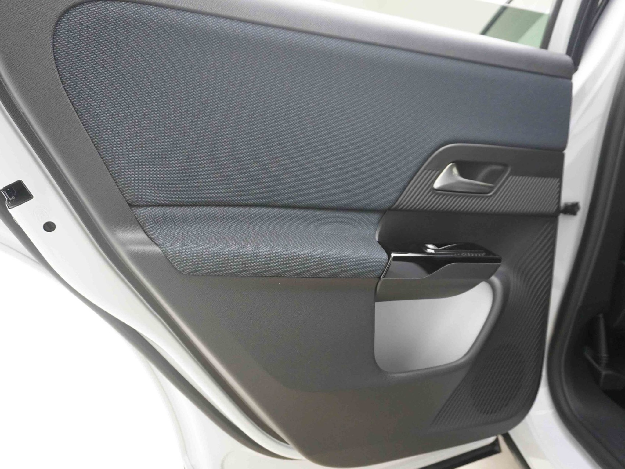 listing desktop thumbnail image 13