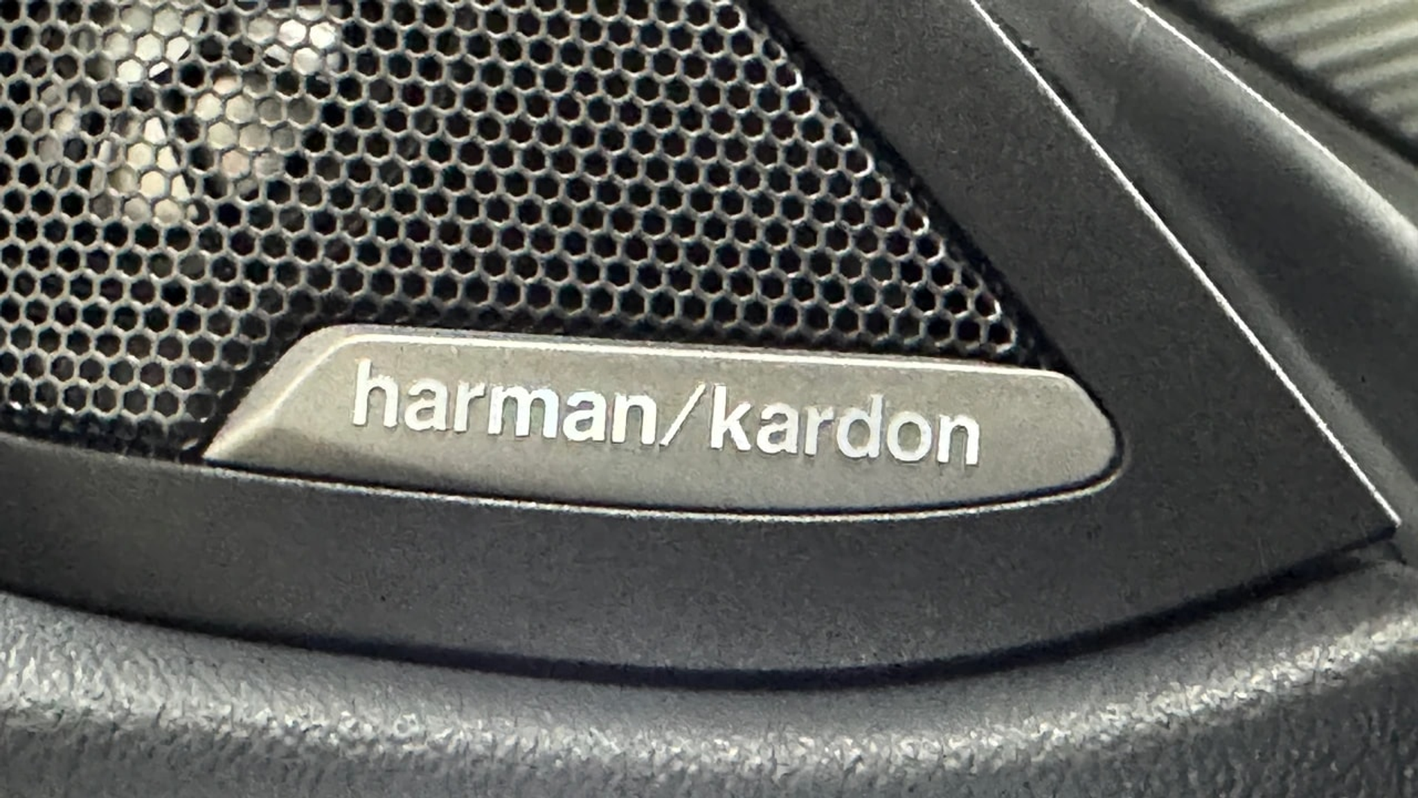 listing desktop thumbnail image 12