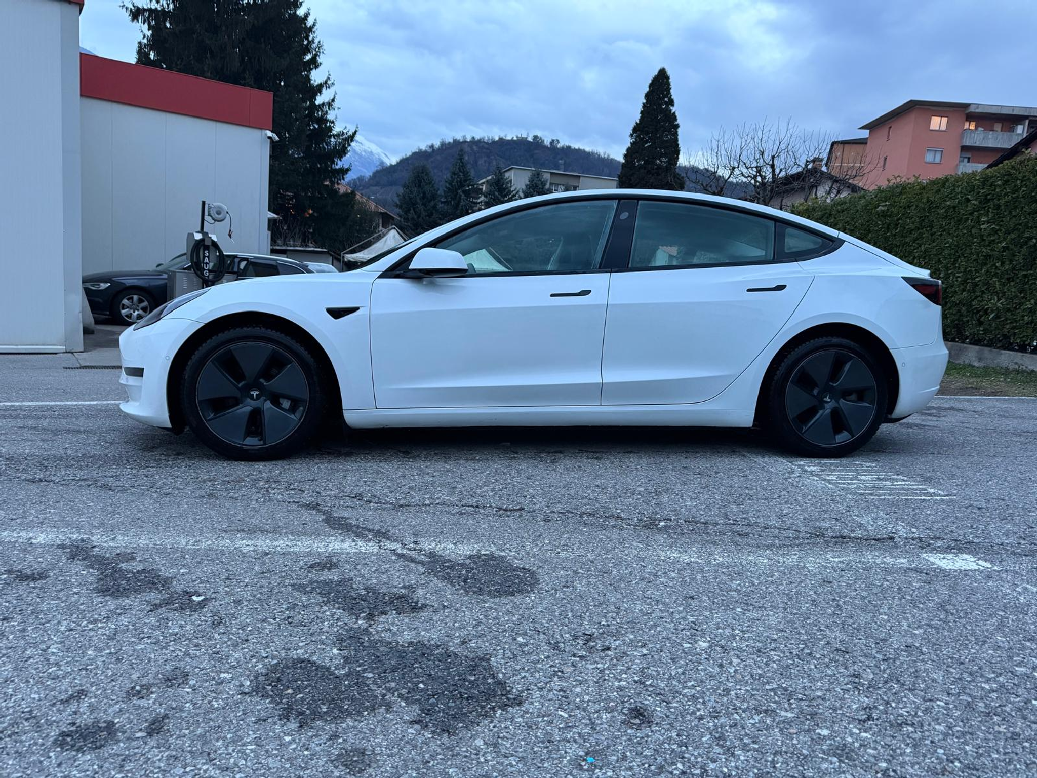 listing desktop thumbnail image 10