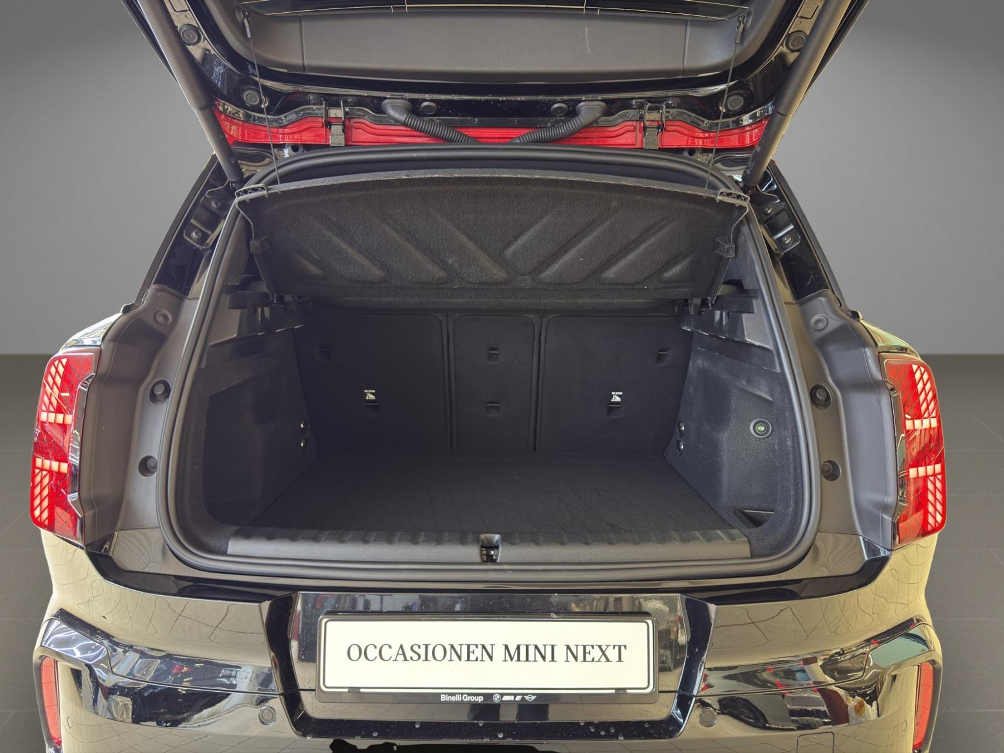 listing desktop thumbnail image 16