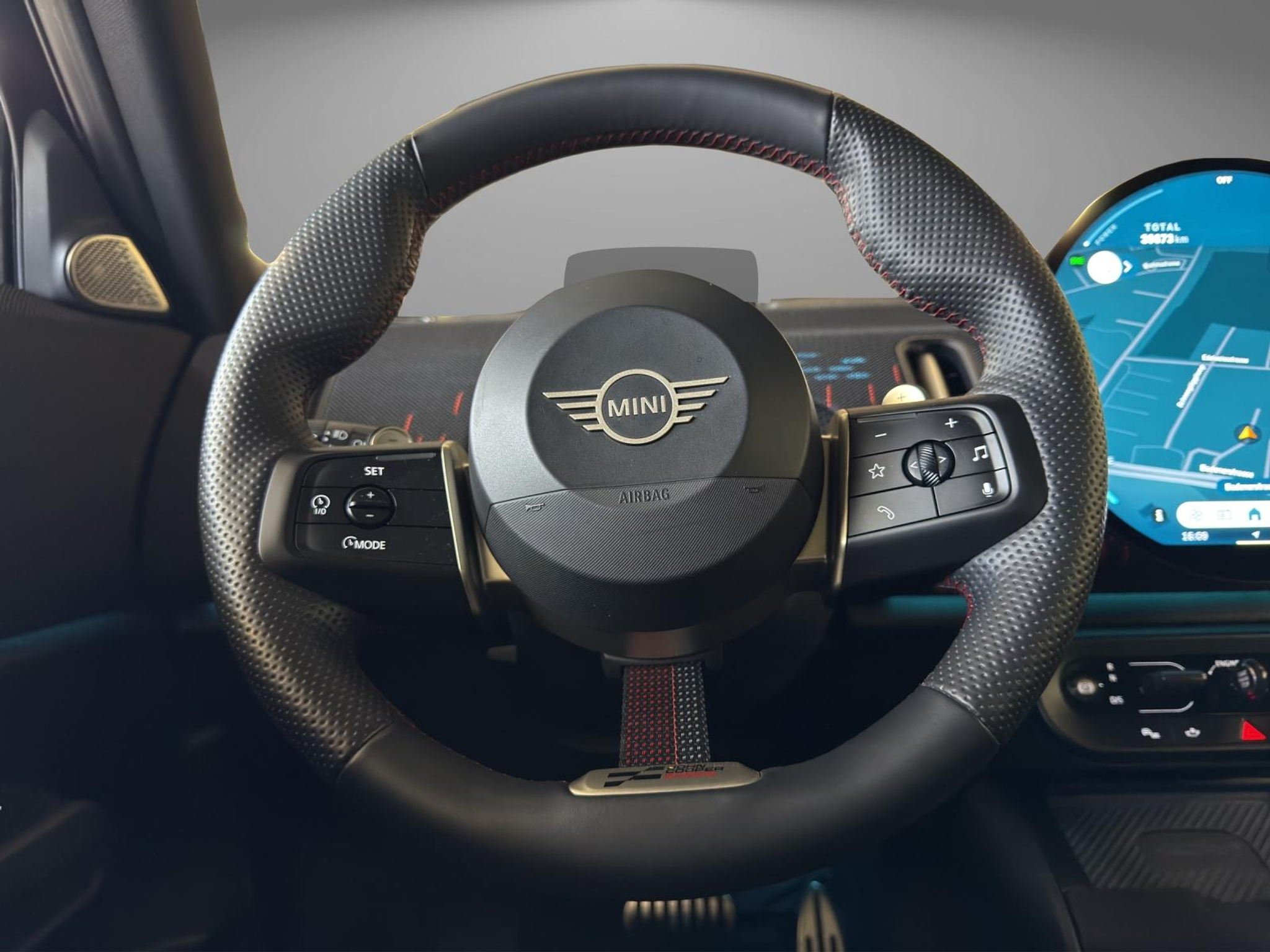 listing desktop thumbnail image 9