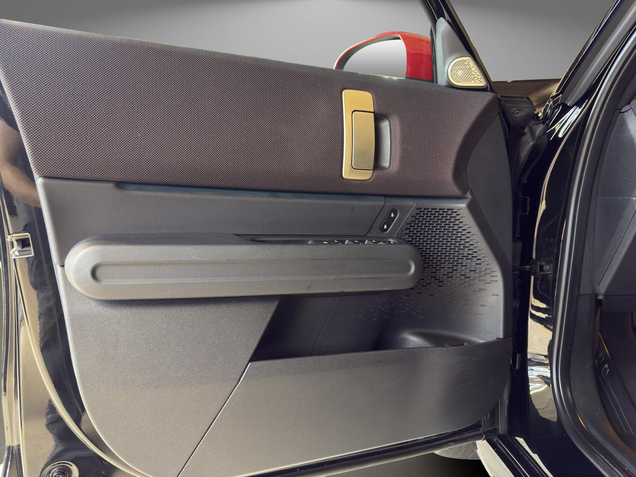 listing desktop thumbnail image 14