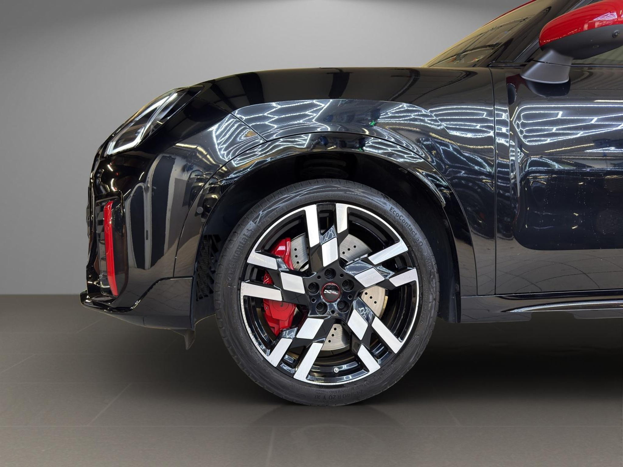 listing desktop thumbnail image 17