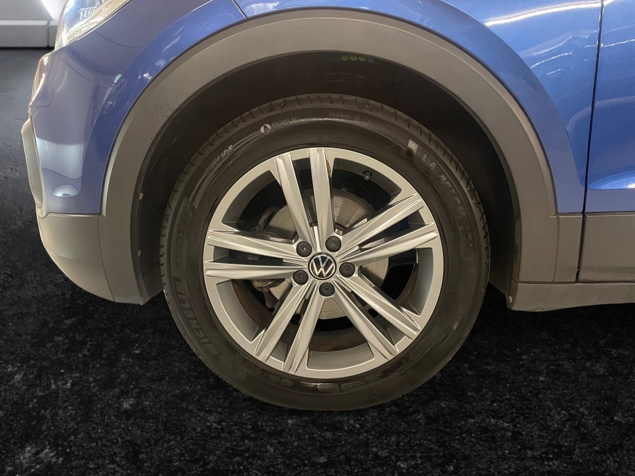 listing desktop thumbnail image 15