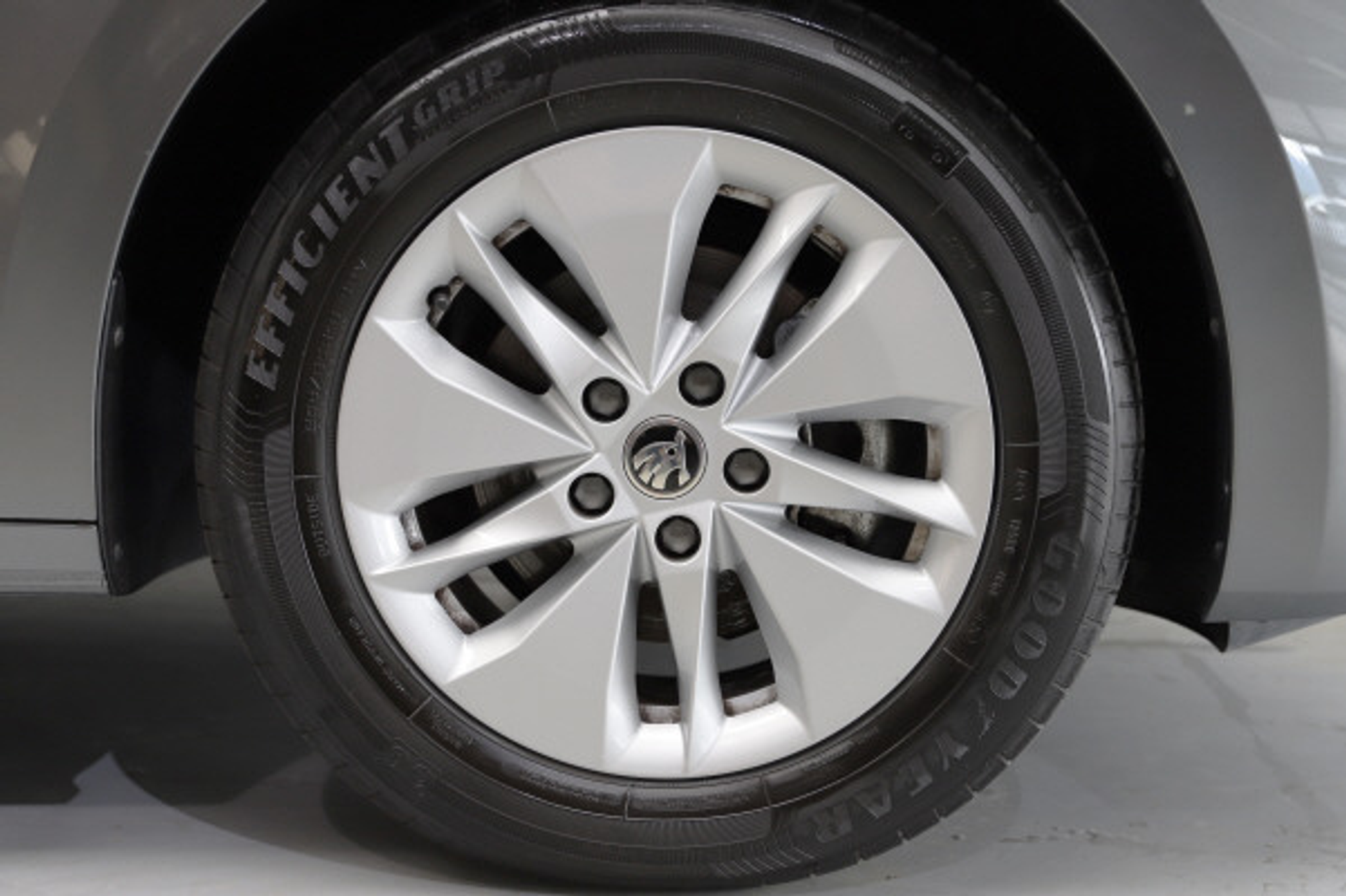 listing desktop thumbnail image 12