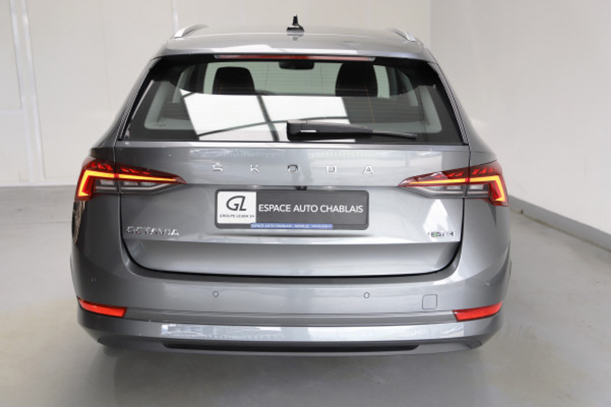 listing desktop thumbnail image 5