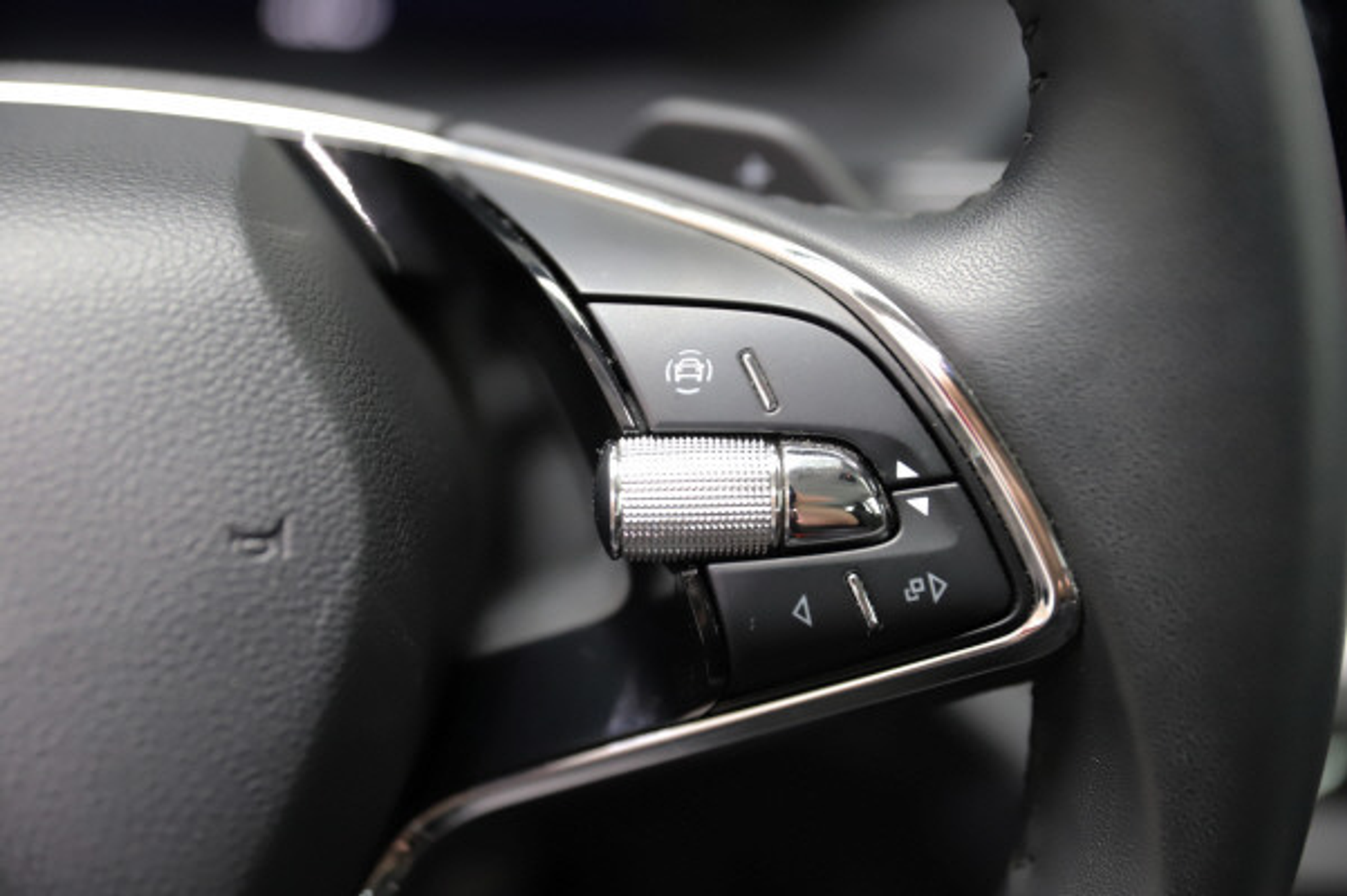 listing desktop thumbnail image 13