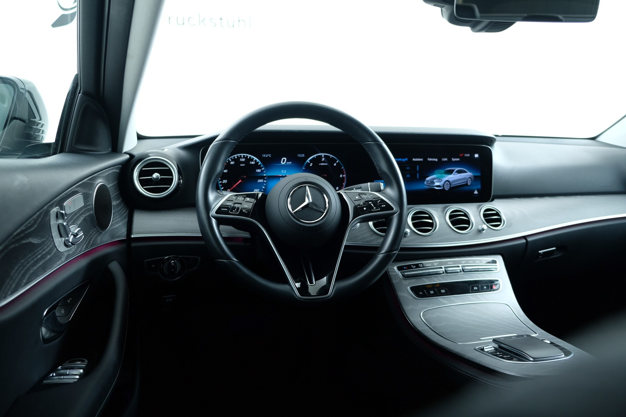 listing desktop thumbnail image 10