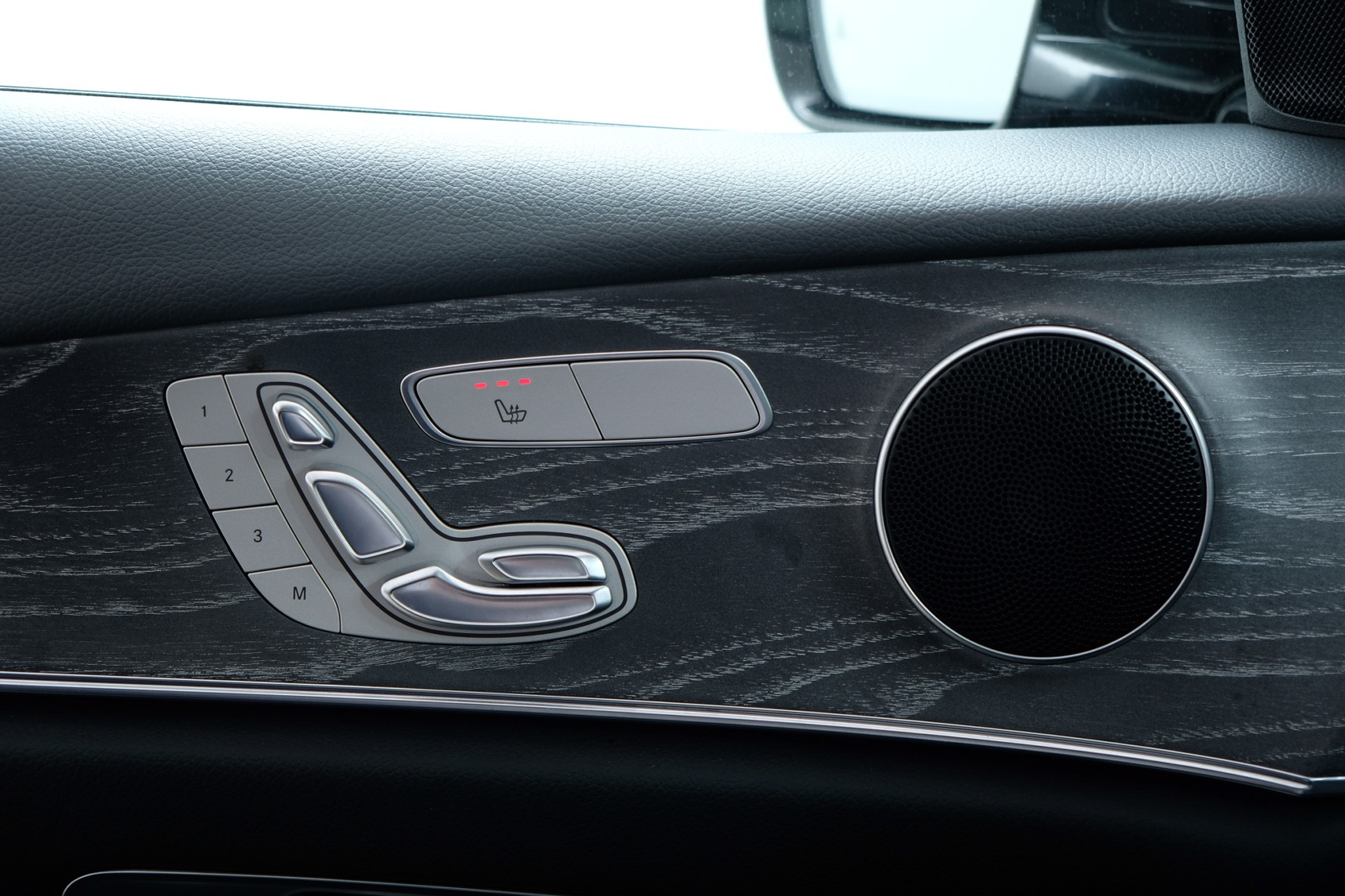 listing desktop thumbnail image 14