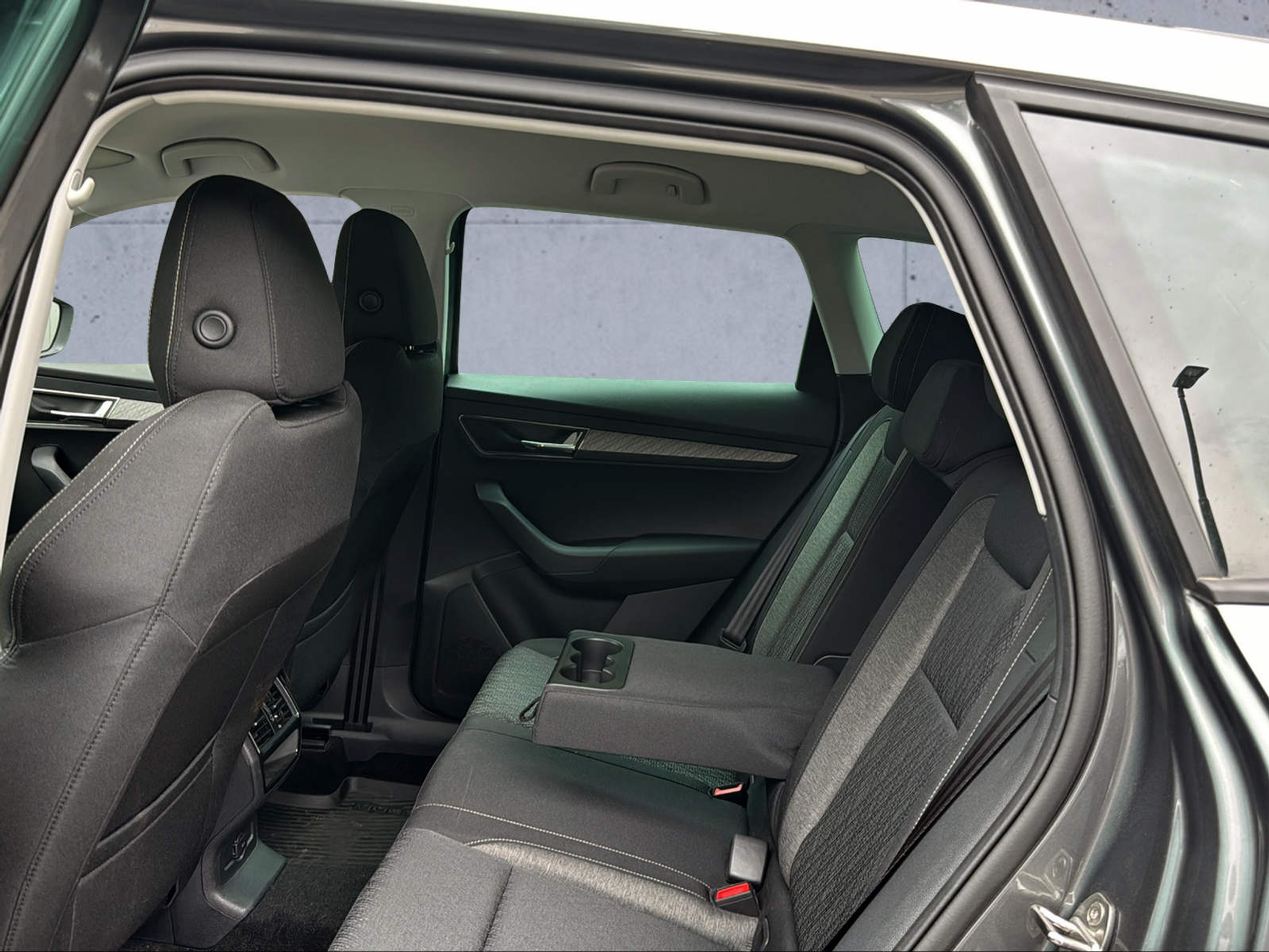 listing desktop thumbnail image 14