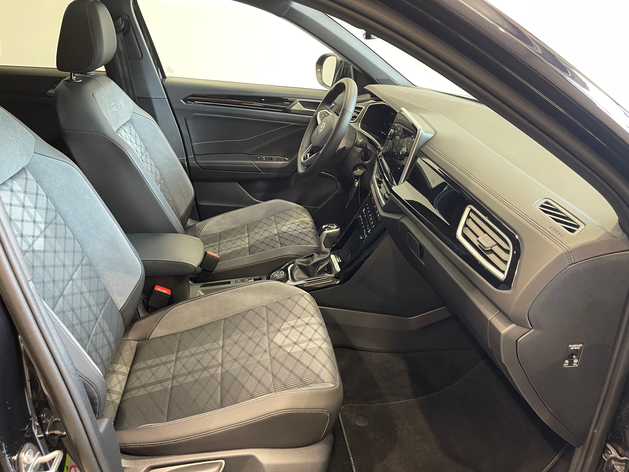 listing desktop thumbnail image 12