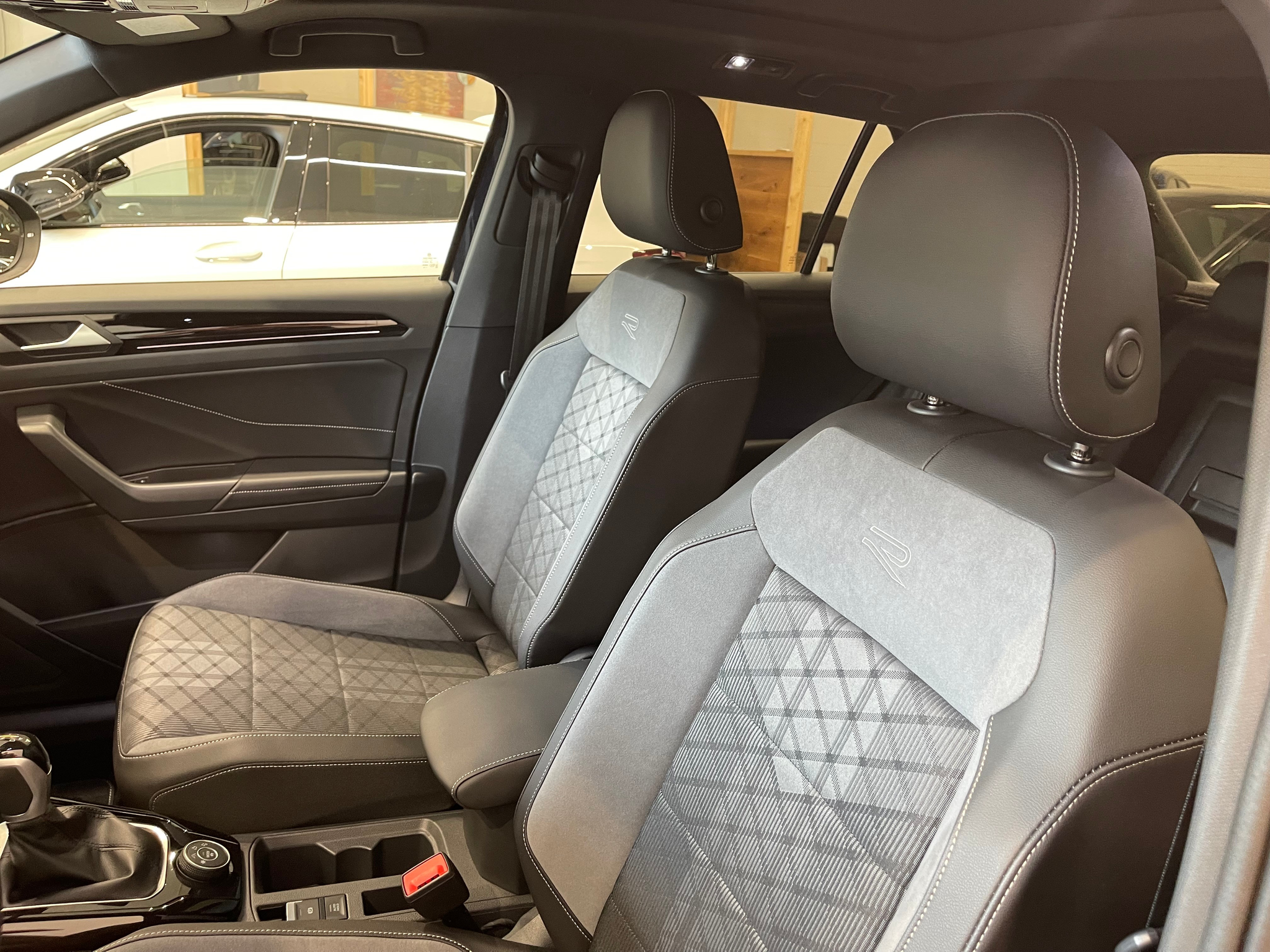 listing desktop thumbnail image 9