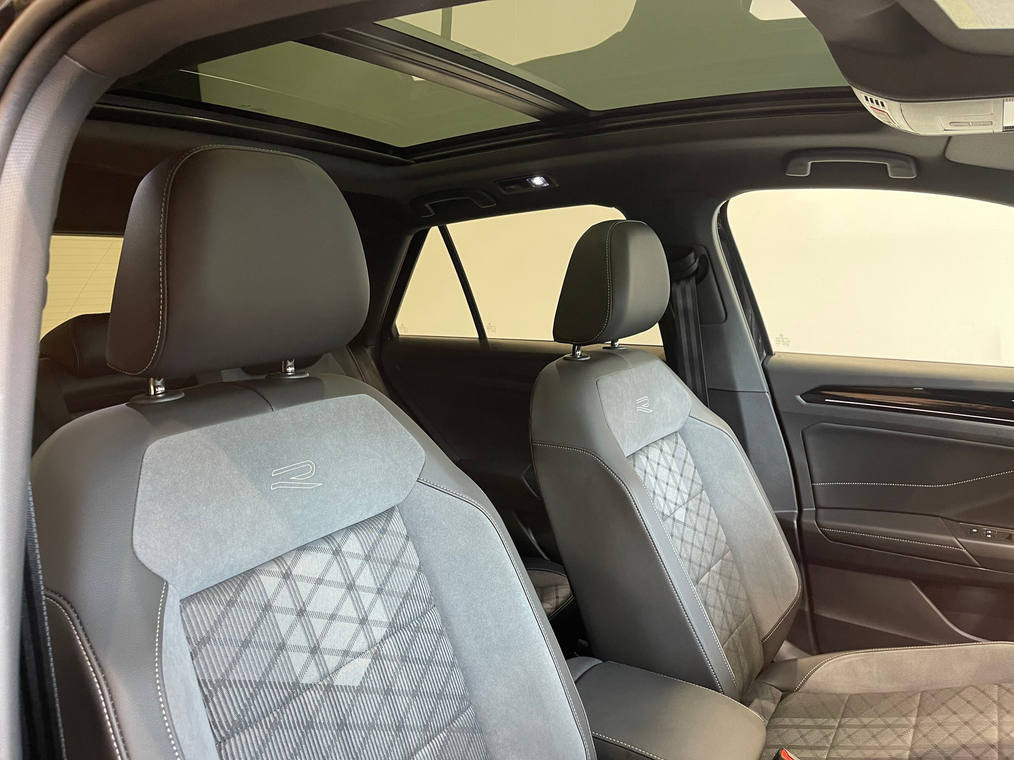 listing desktop thumbnail image 13