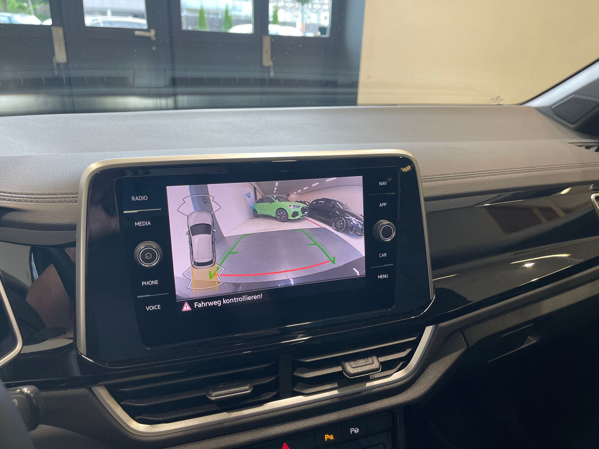 listing desktop thumbnail image 20