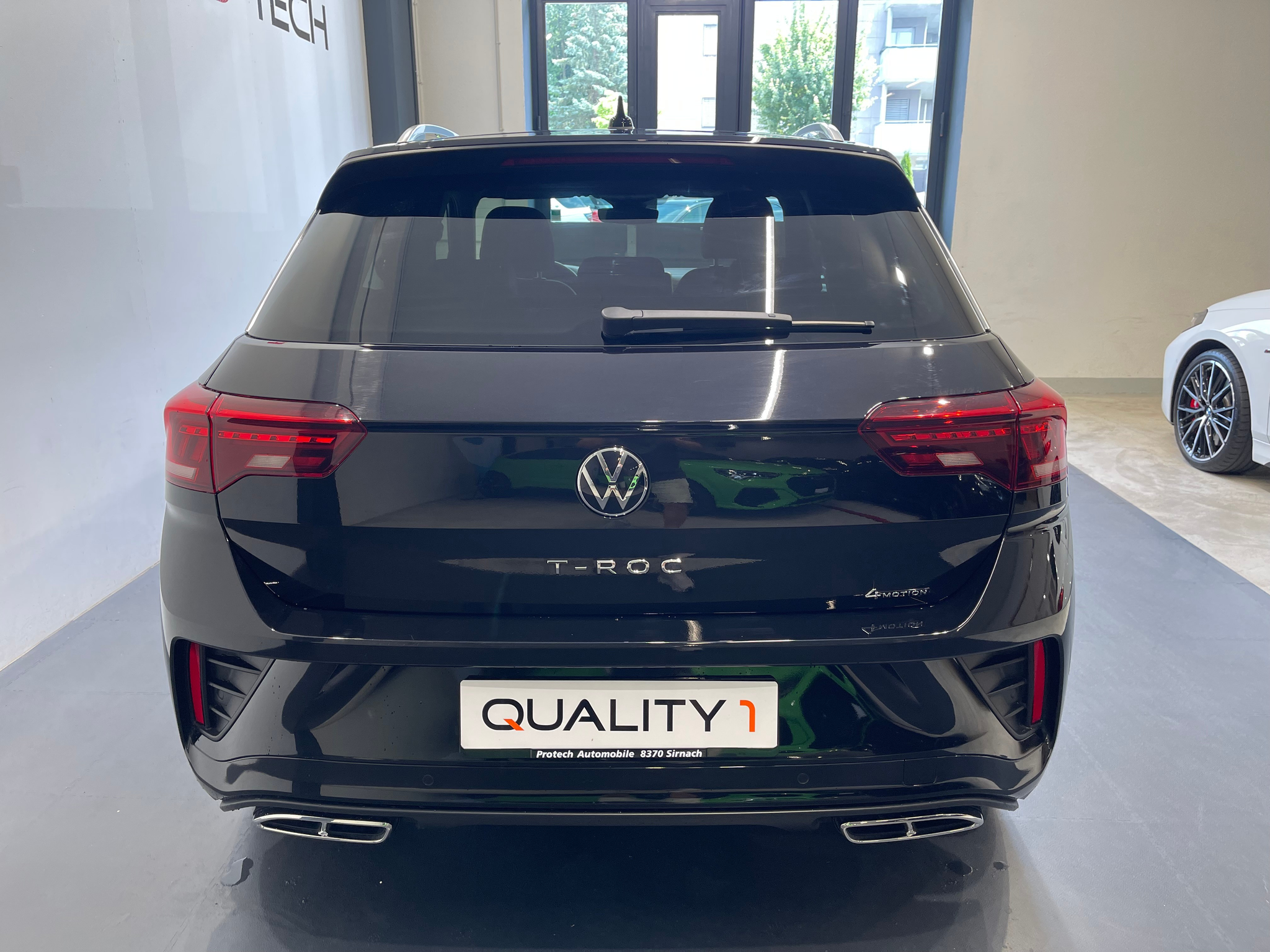 listing desktop thumbnail image 2