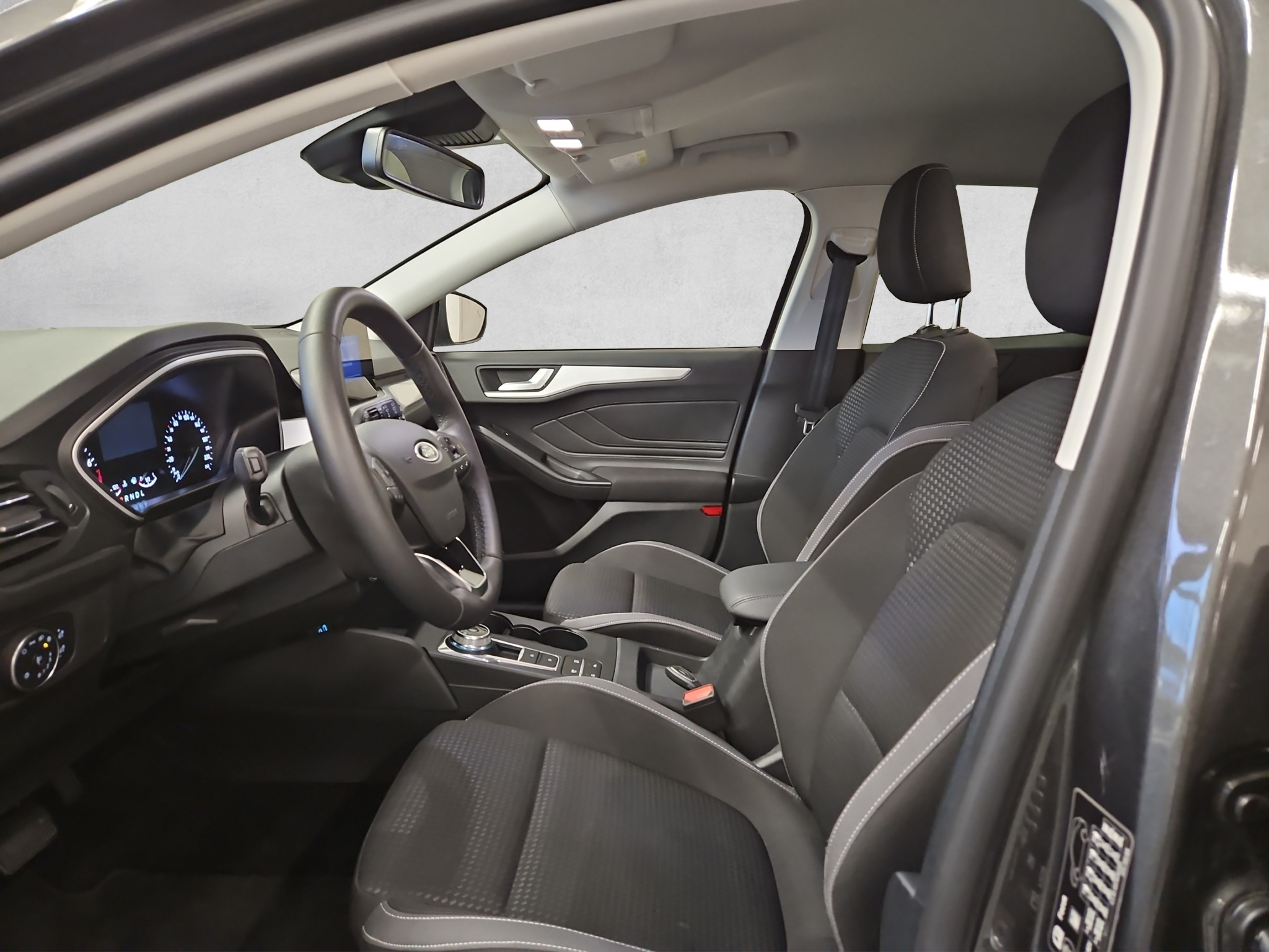 listing desktop thumbnail image 4