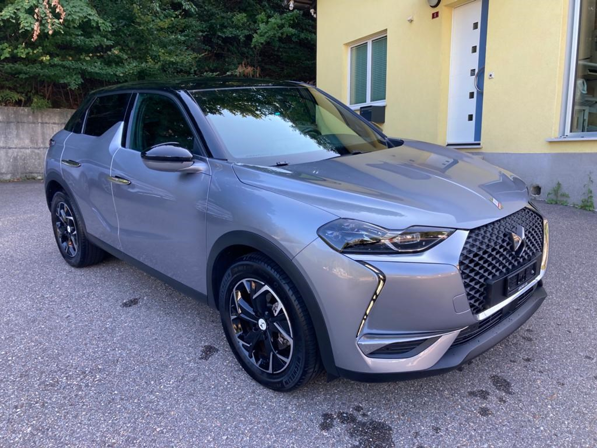 car-image-1