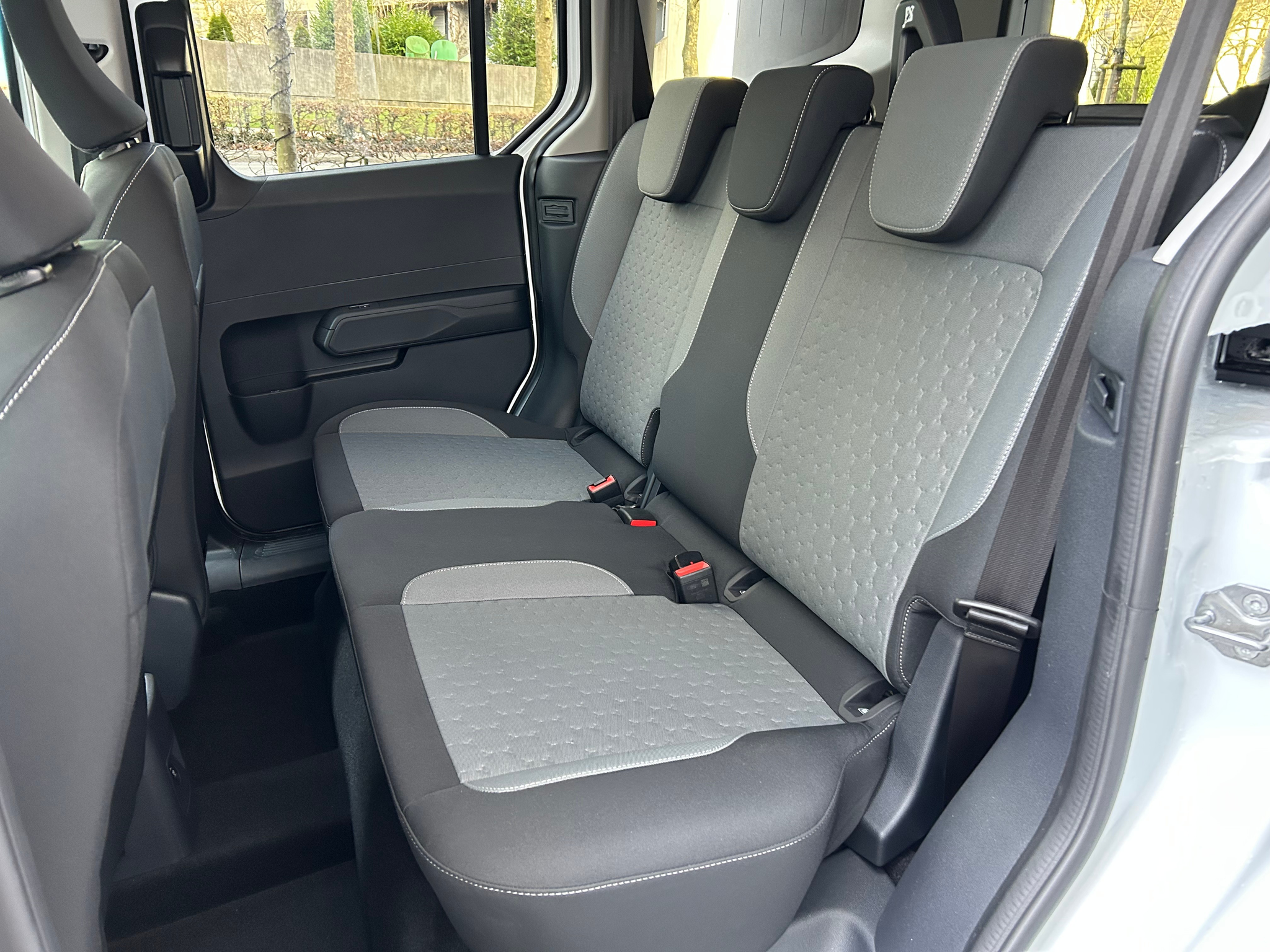 listing desktop thumbnail image 12