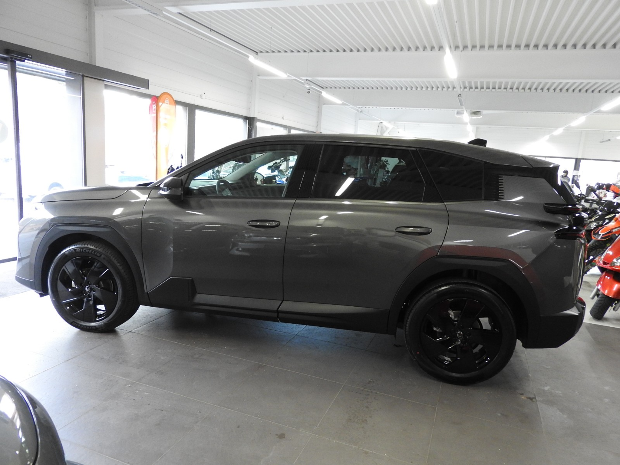 listing desktop thumbnail image 5