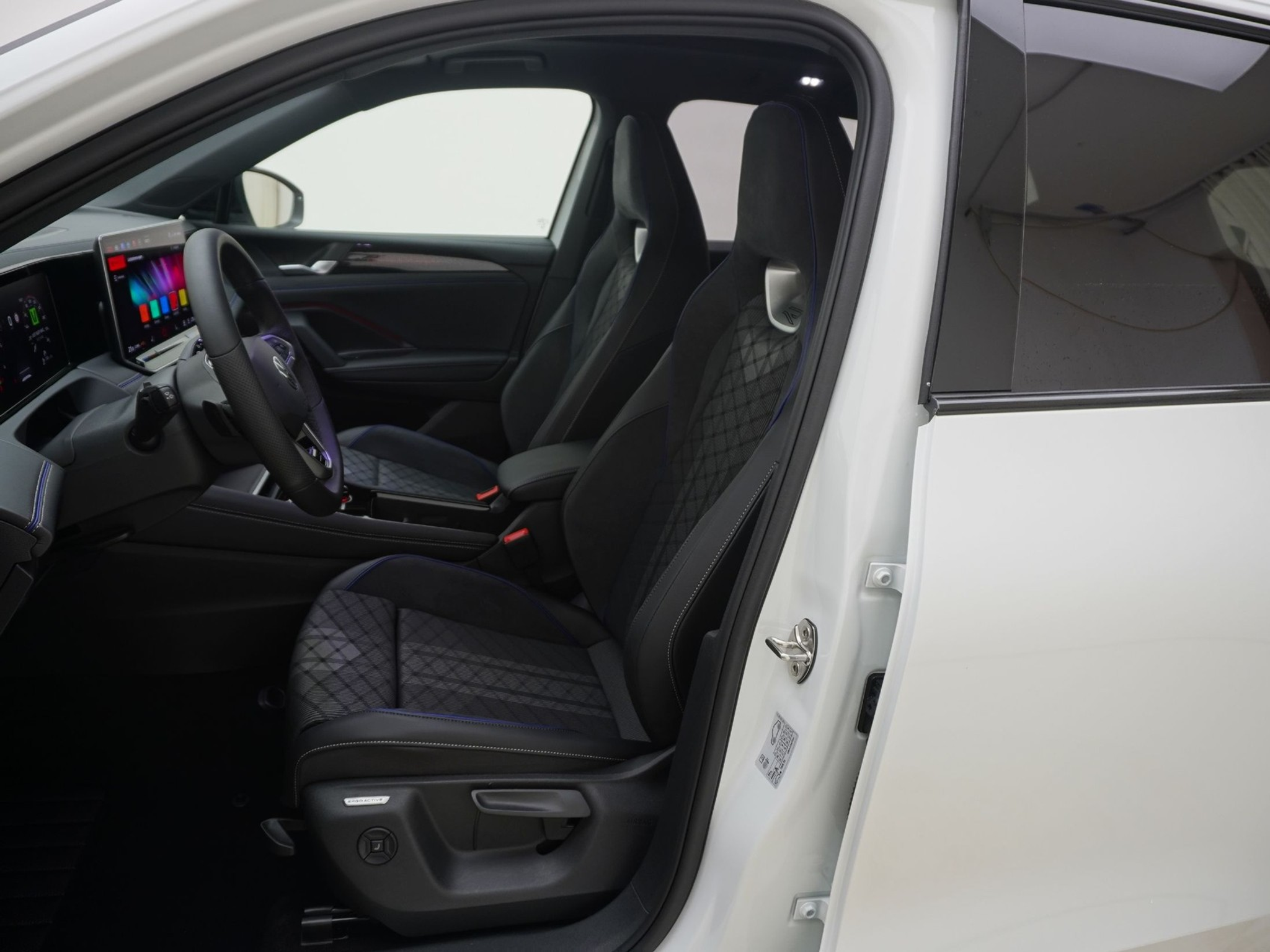 listing desktop thumbnail image 12