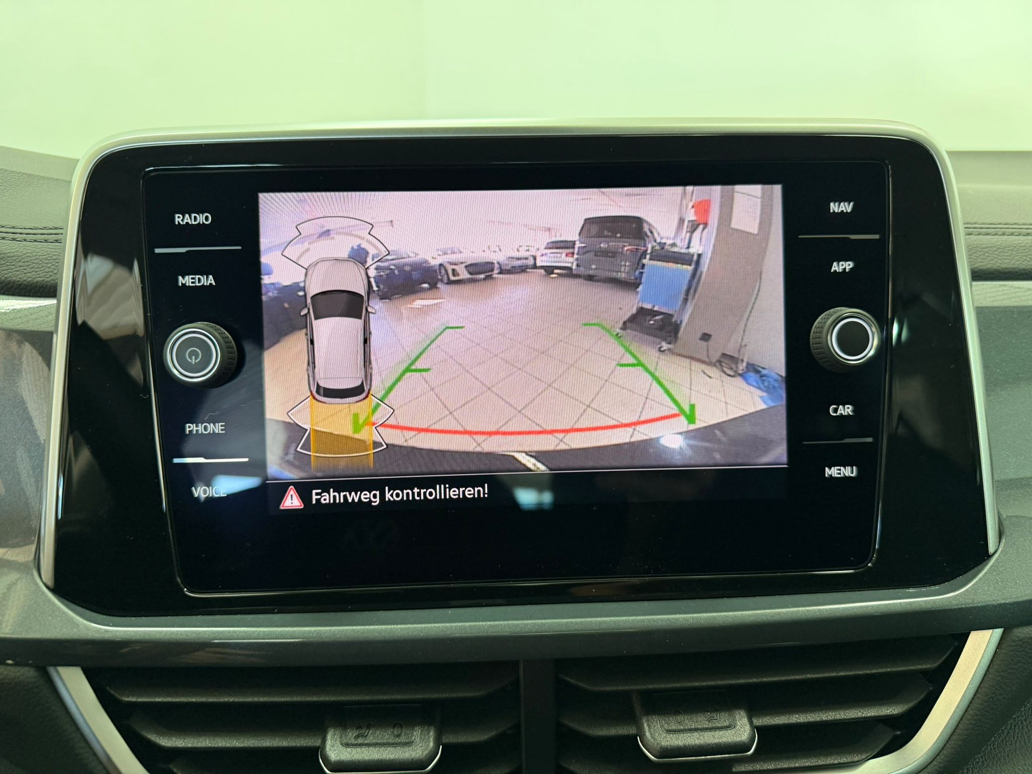 listing desktop thumbnail image 12