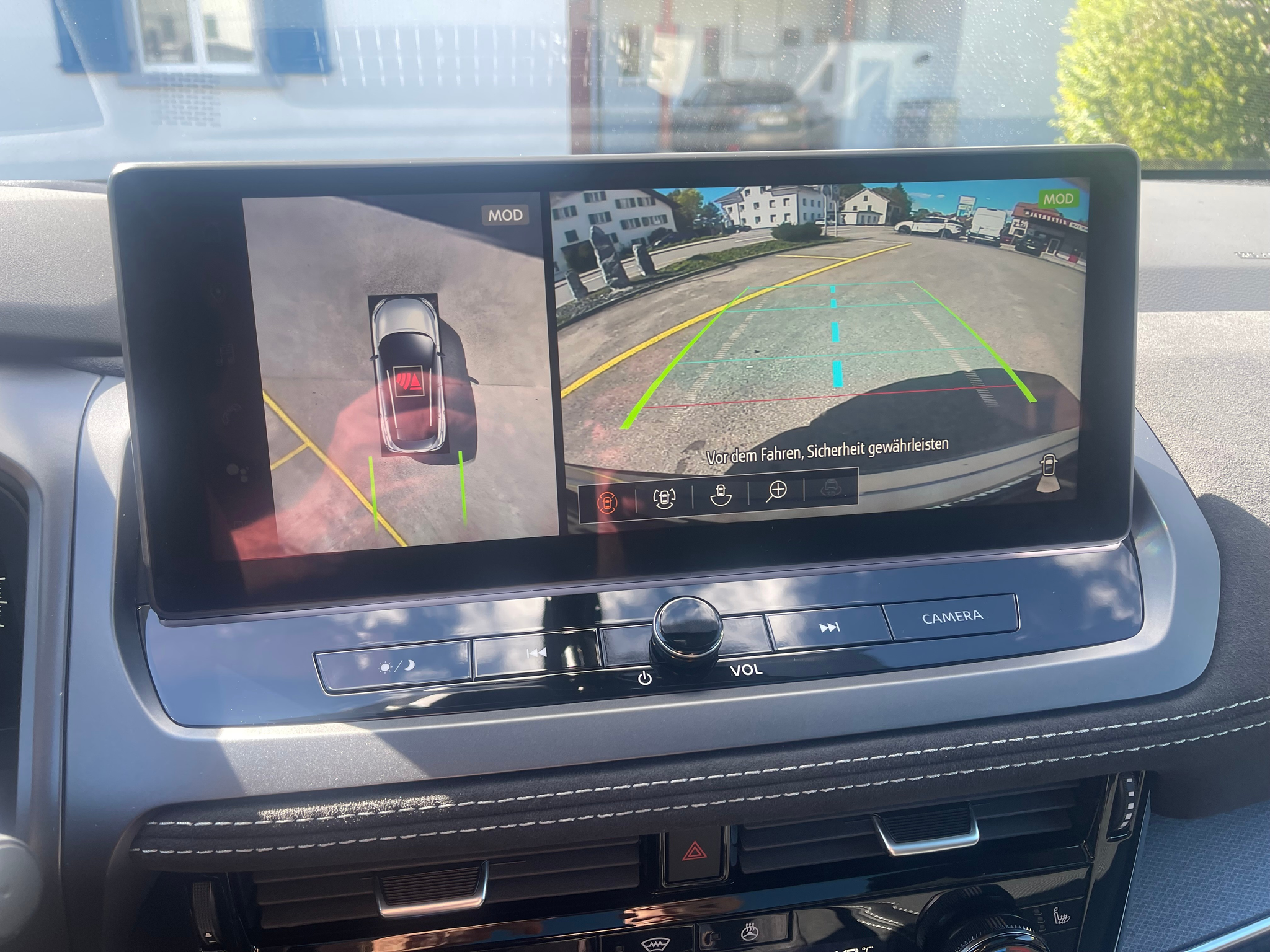 listing desktop thumbnail image 14