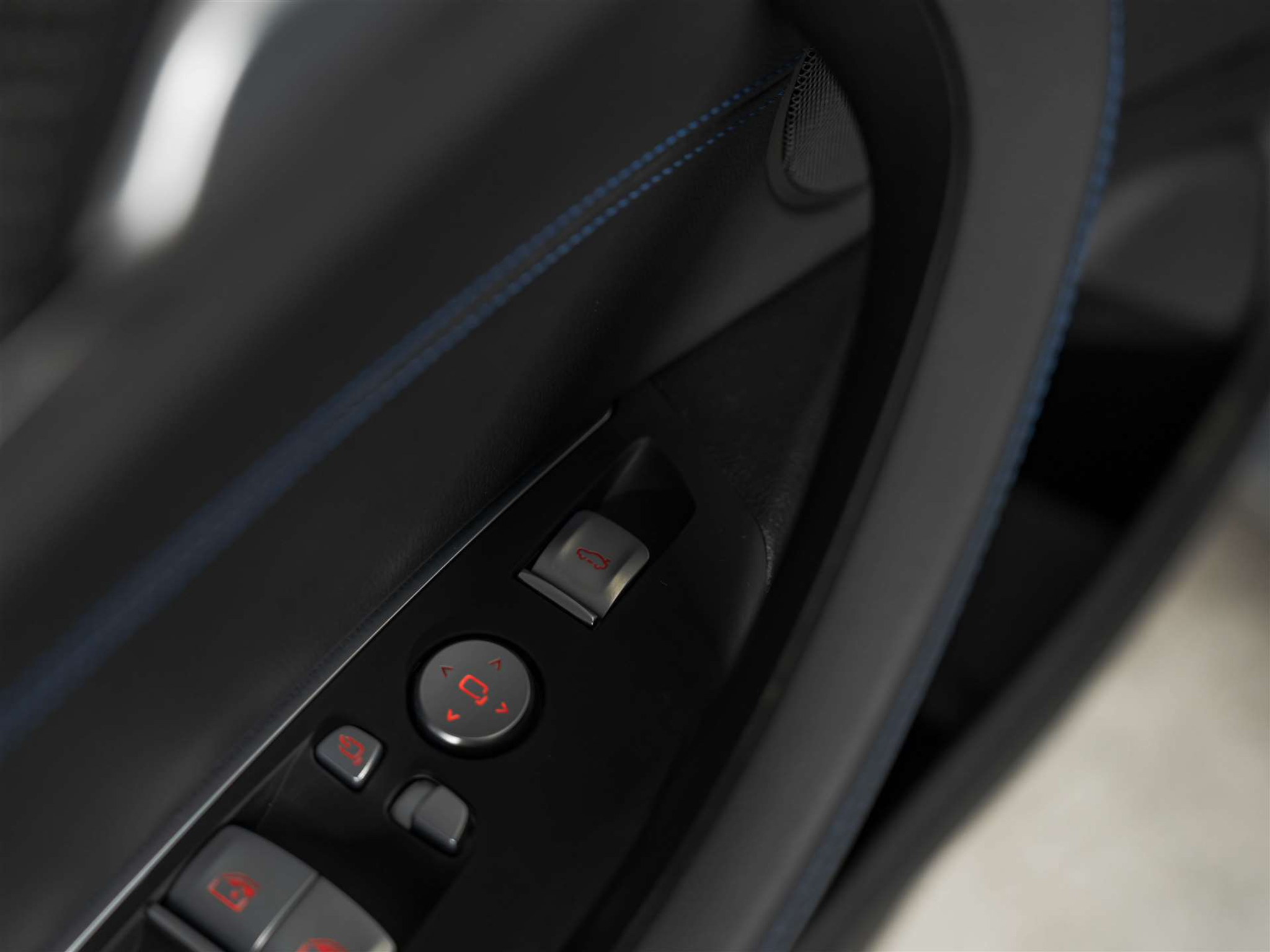 listing desktop thumbnail image 25