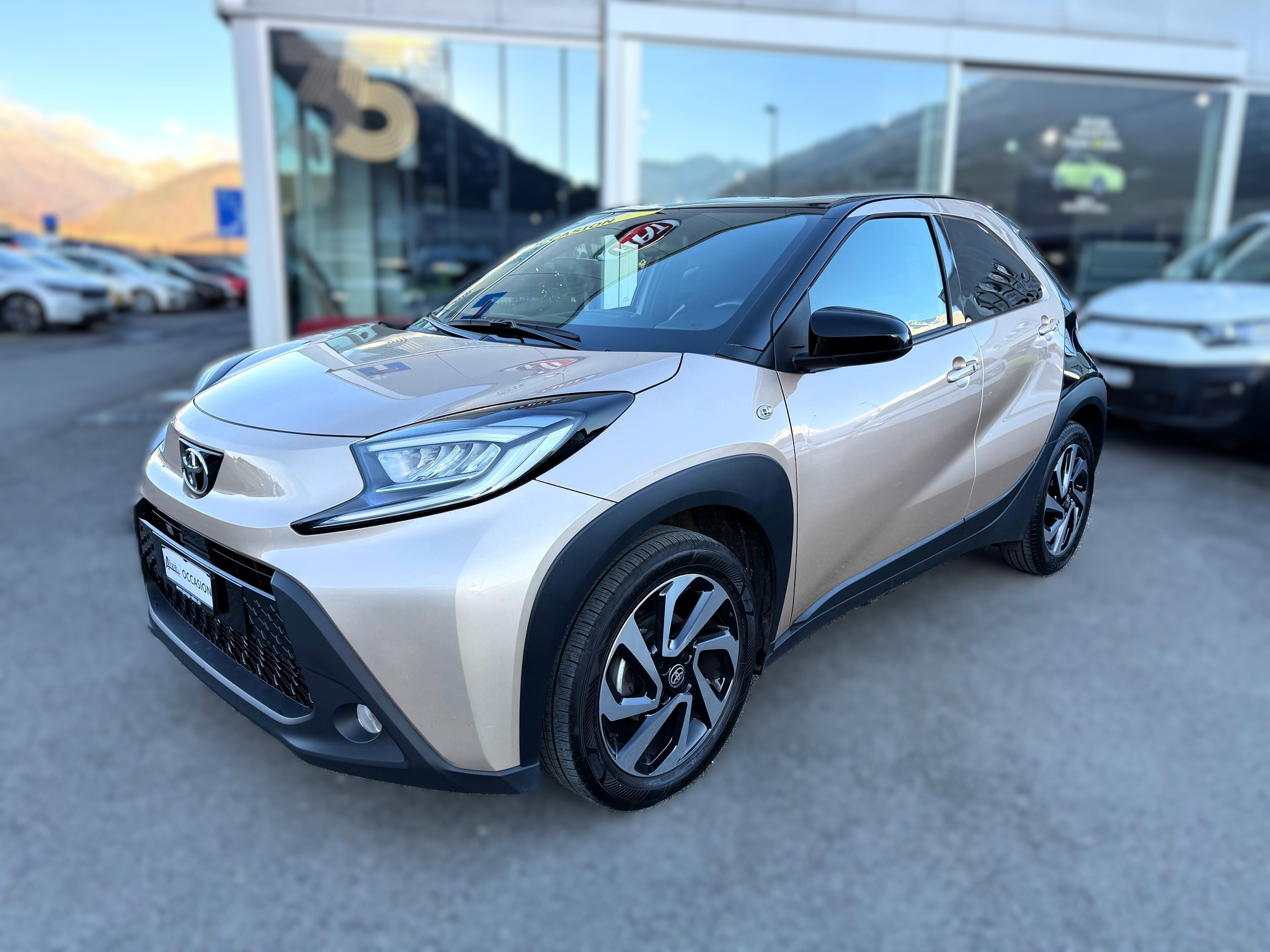 listing desktop thumbnail image 1