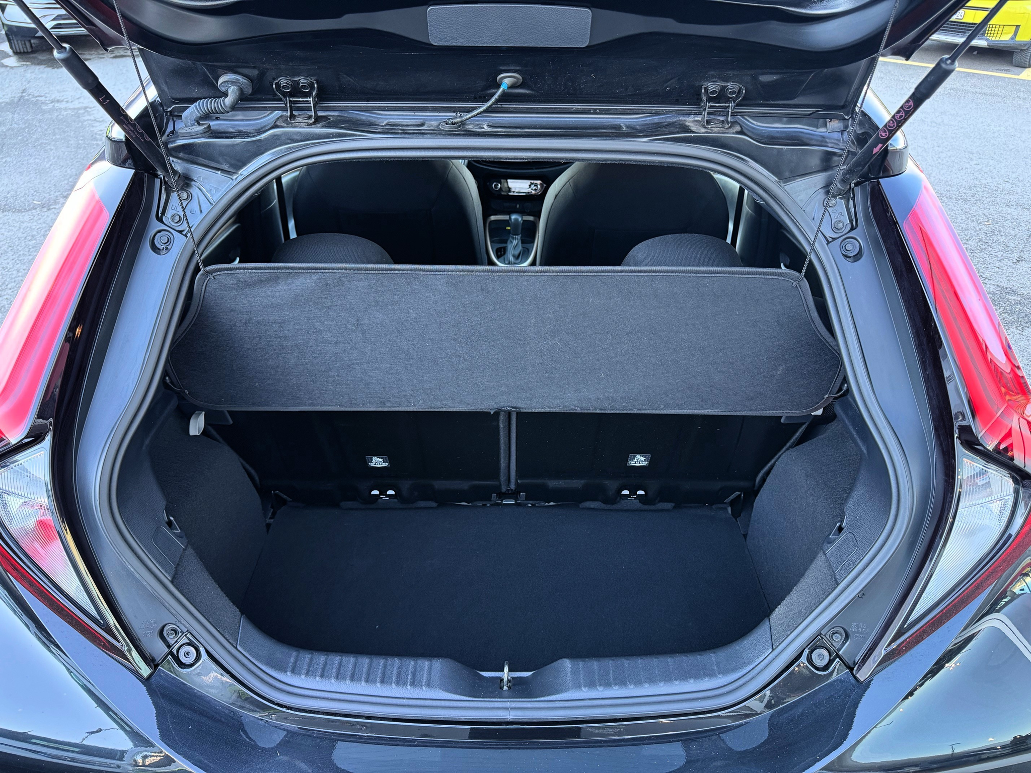 listing desktop thumbnail image 18