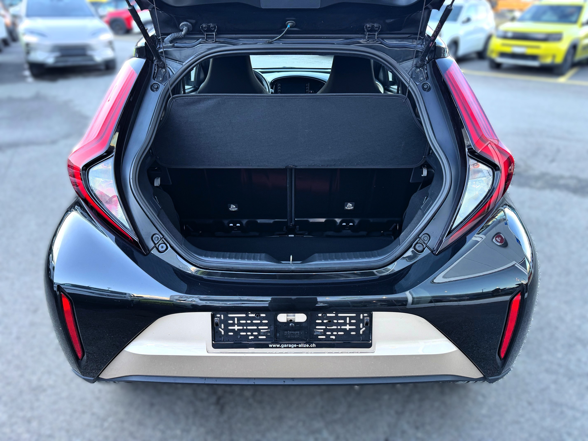 listing desktop thumbnail image 17