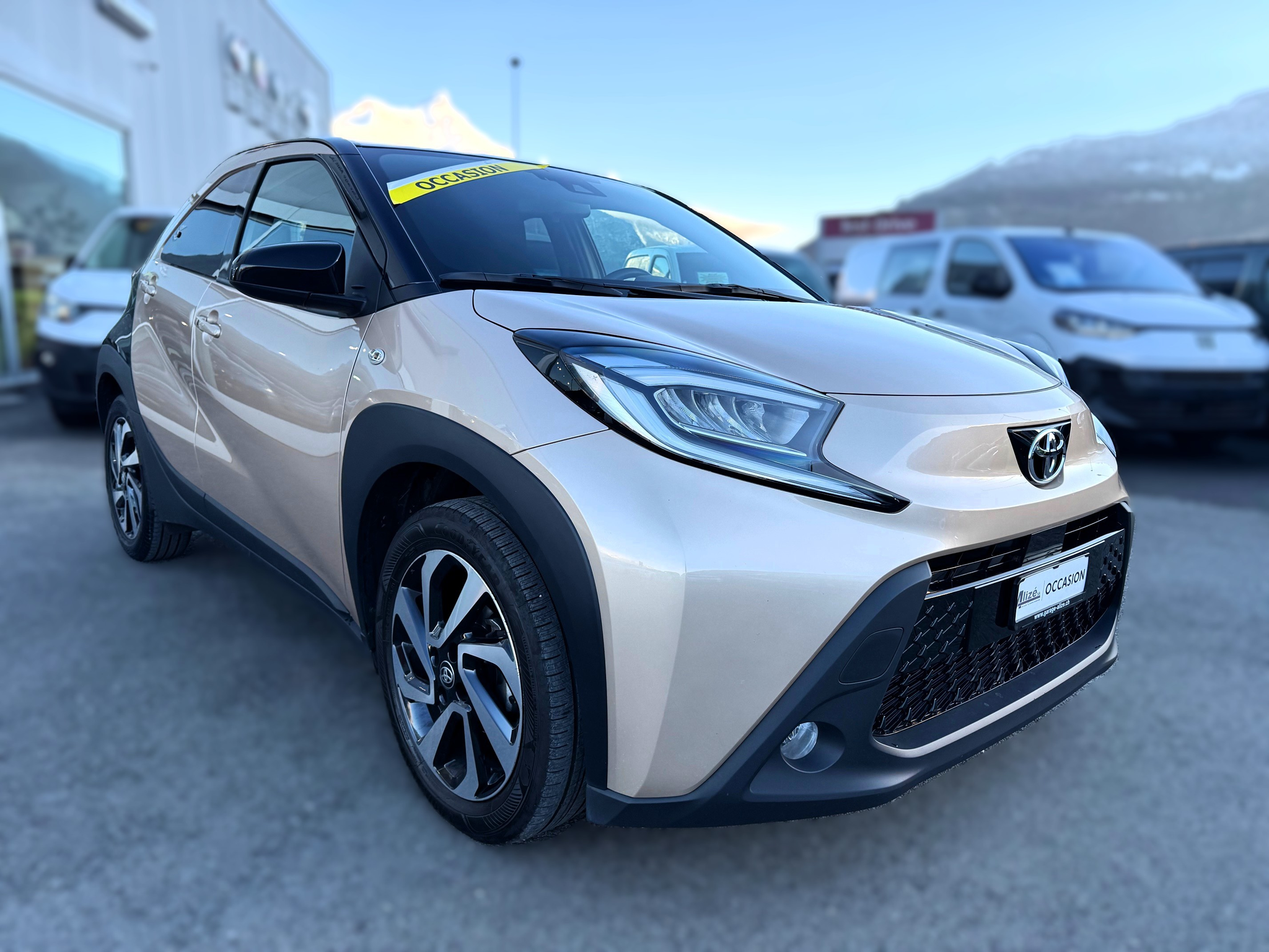 listing desktop thumbnail image 6