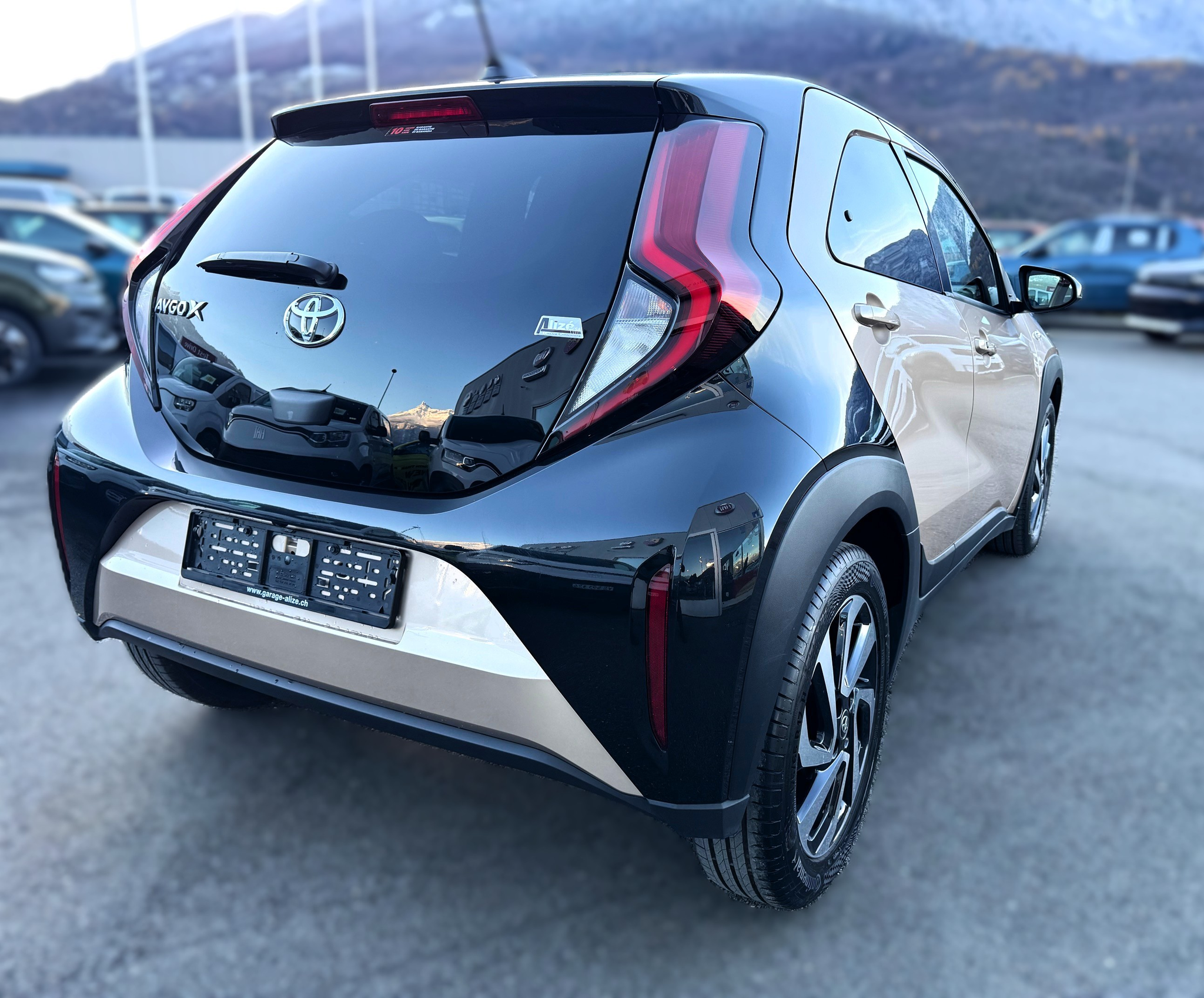 listing desktop thumbnail image 5