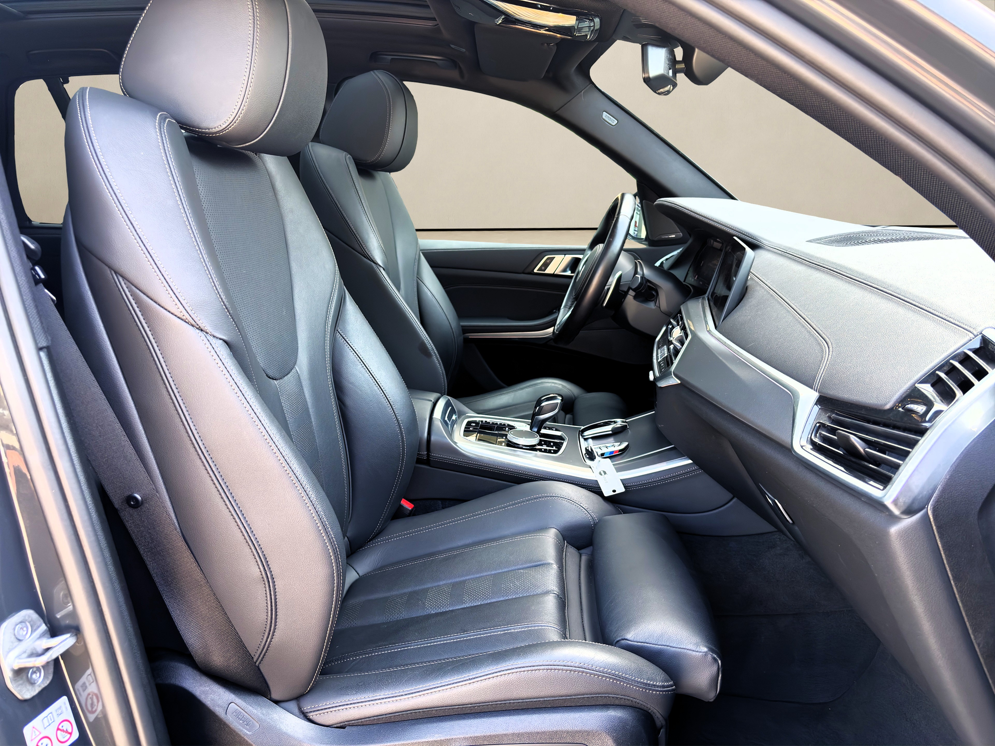 listing desktop thumbnail image 9