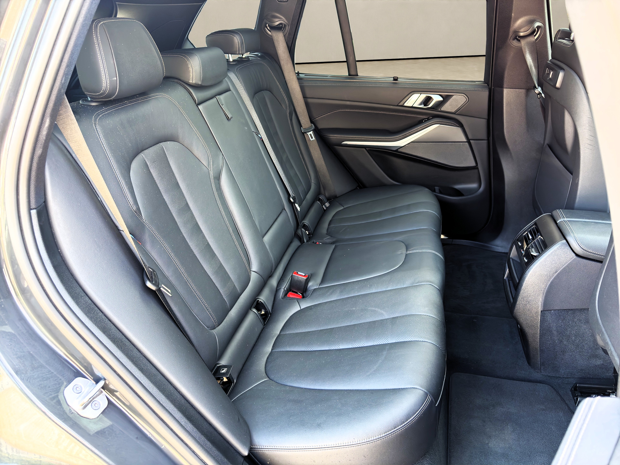 listing desktop thumbnail image 14