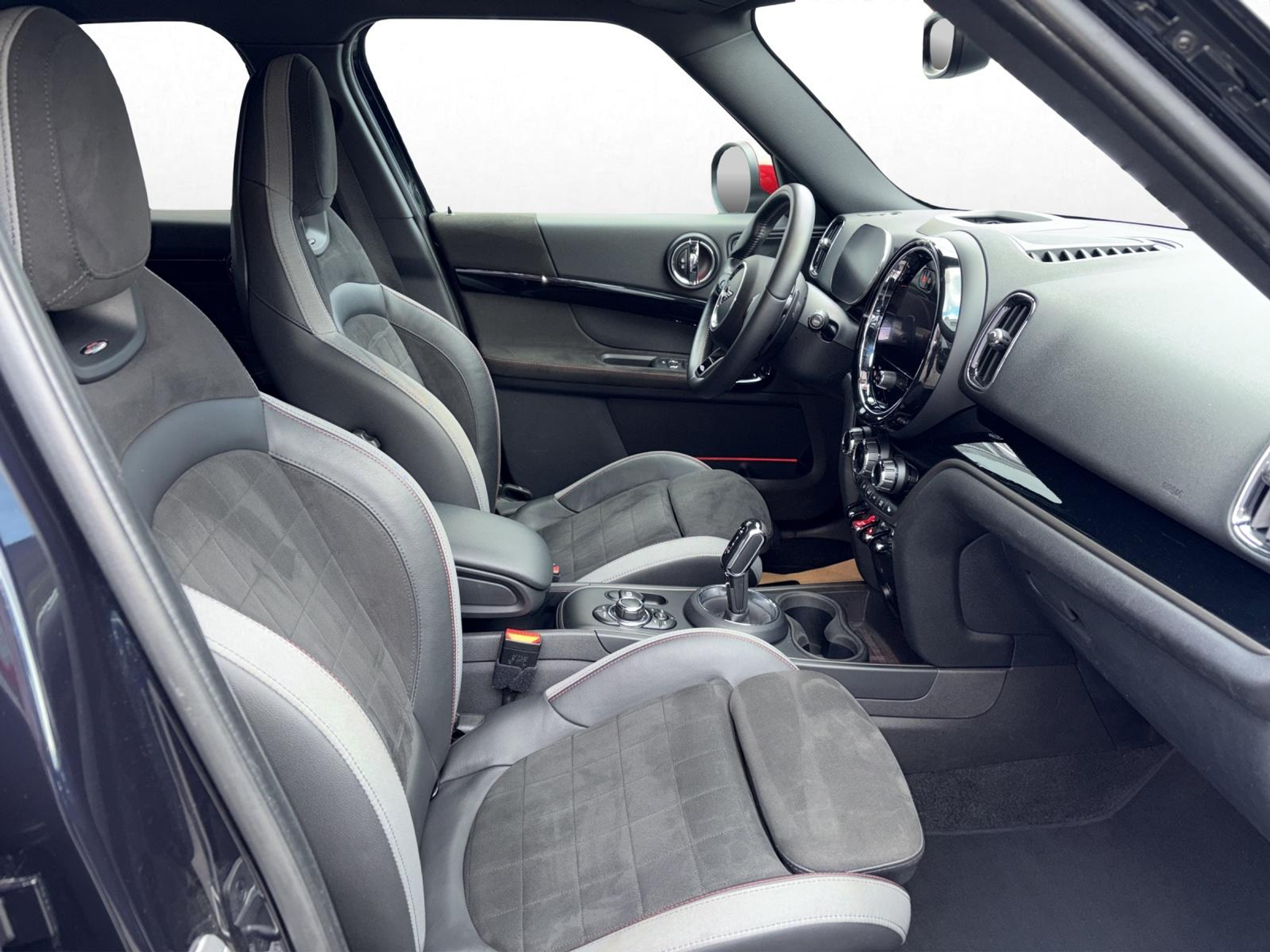 listing desktop thumbnail image 15