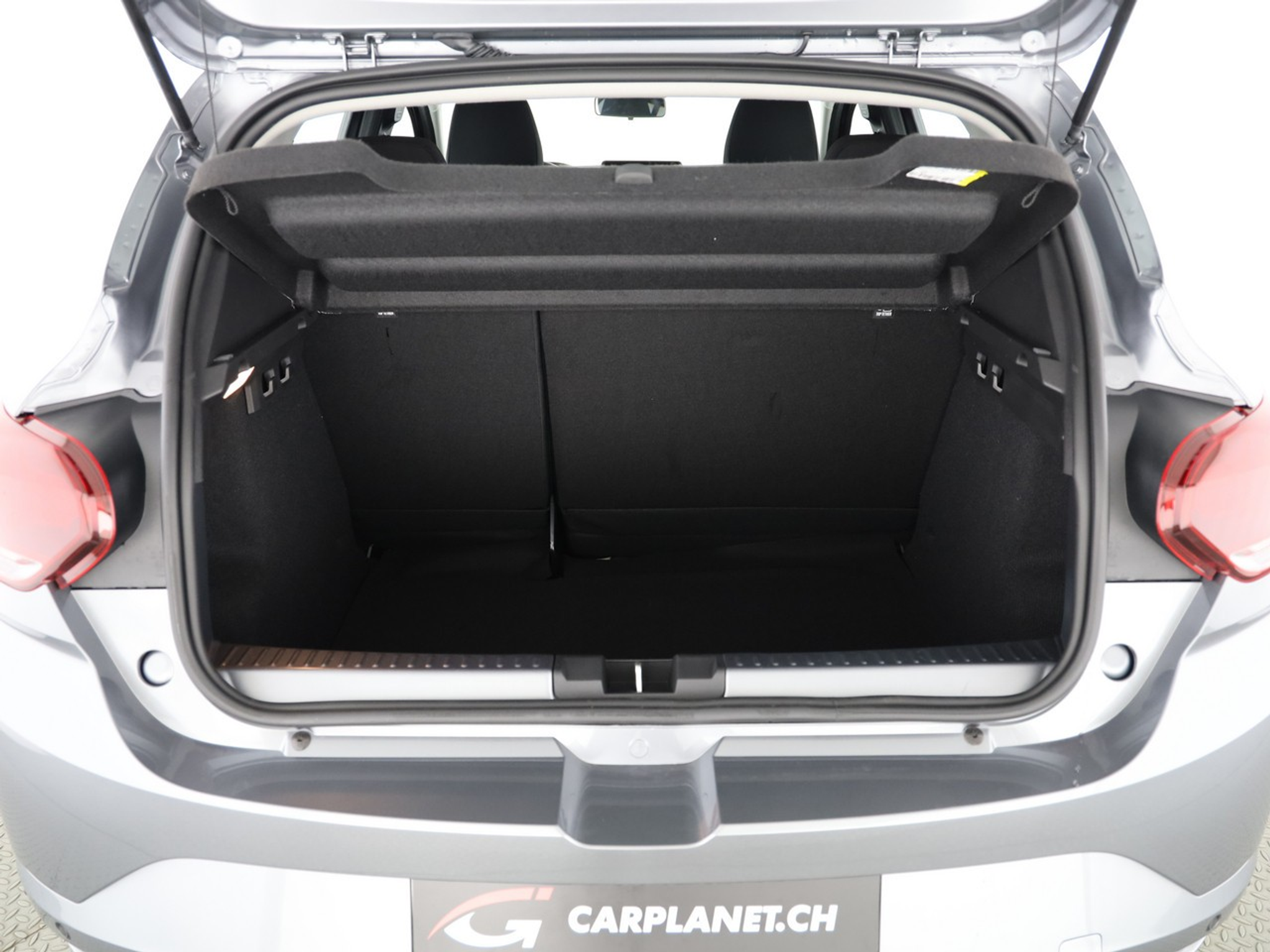 listing desktop thumbnail image 8