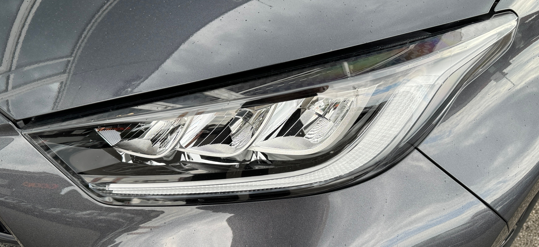 listing desktop thumbnail image 3