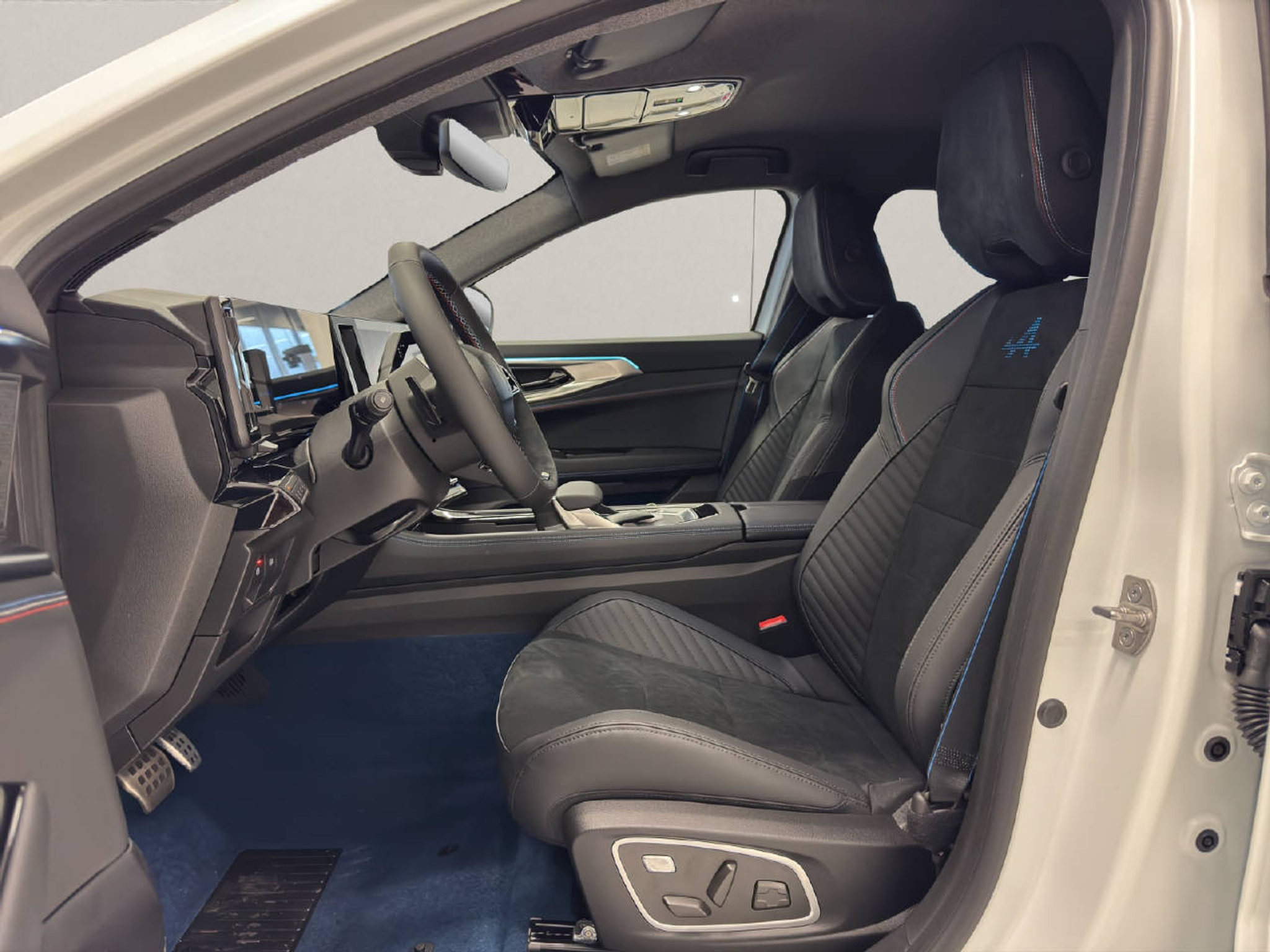 listing desktop thumbnail image 4