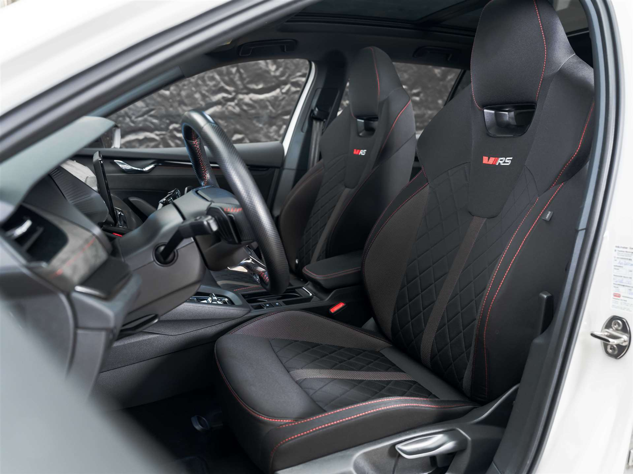 listing desktop thumbnail image 9