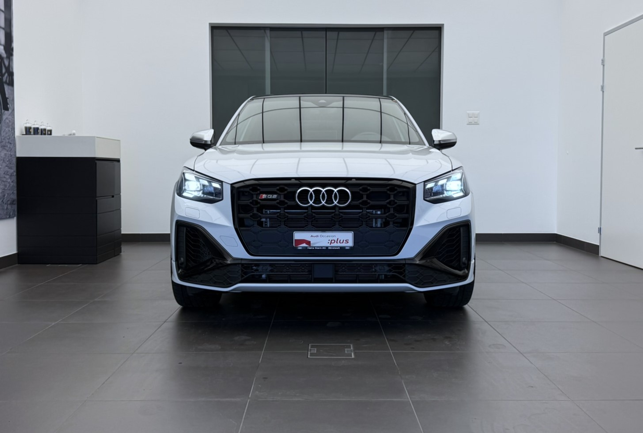 listing desktop thumbnail image 1