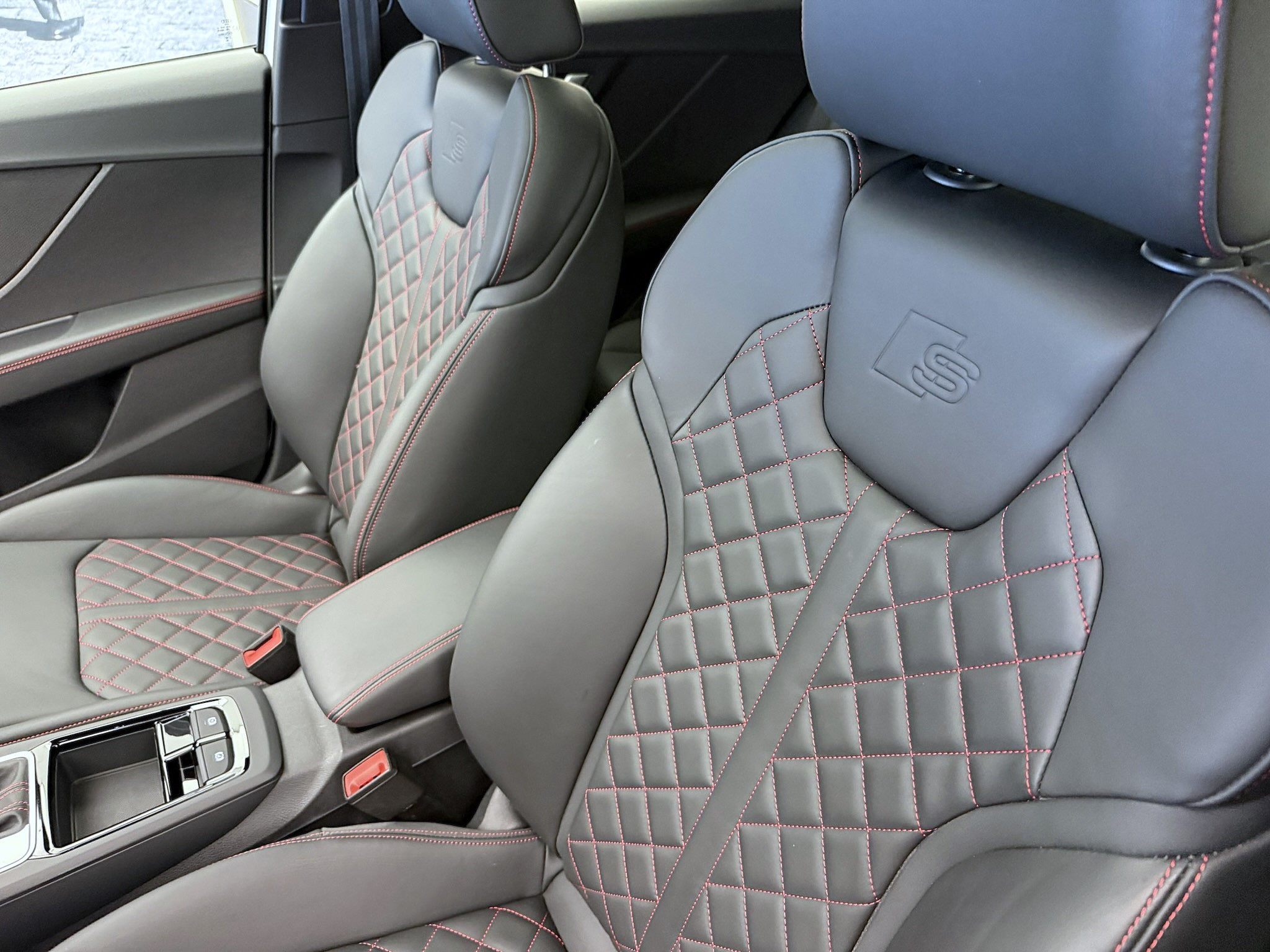 listing desktop thumbnail image 6