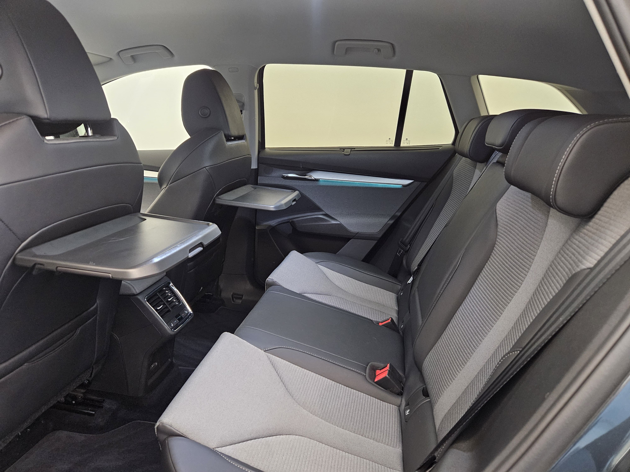 listing desktop thumbnail image 12