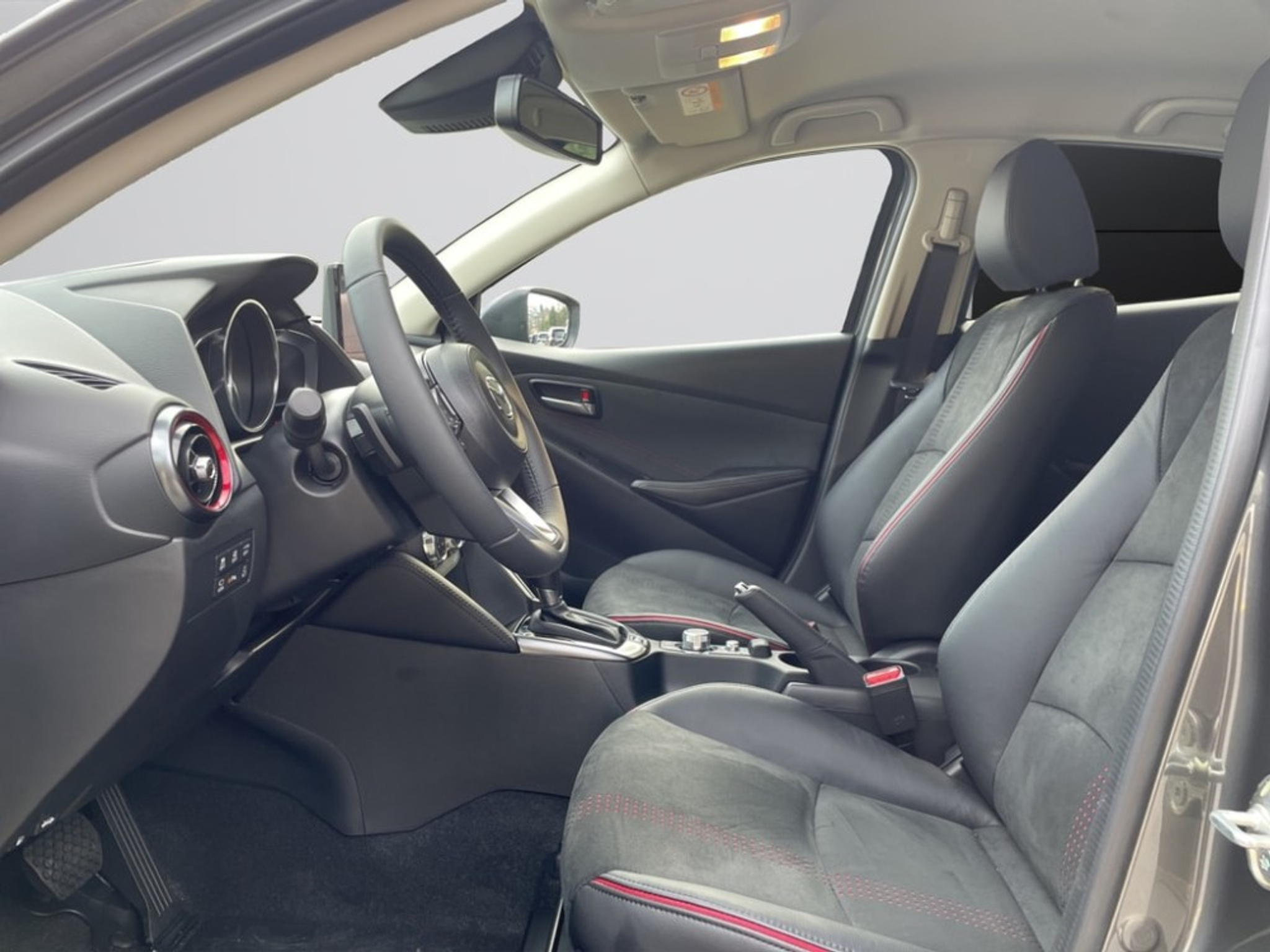 listing desktop thumbnail image 7