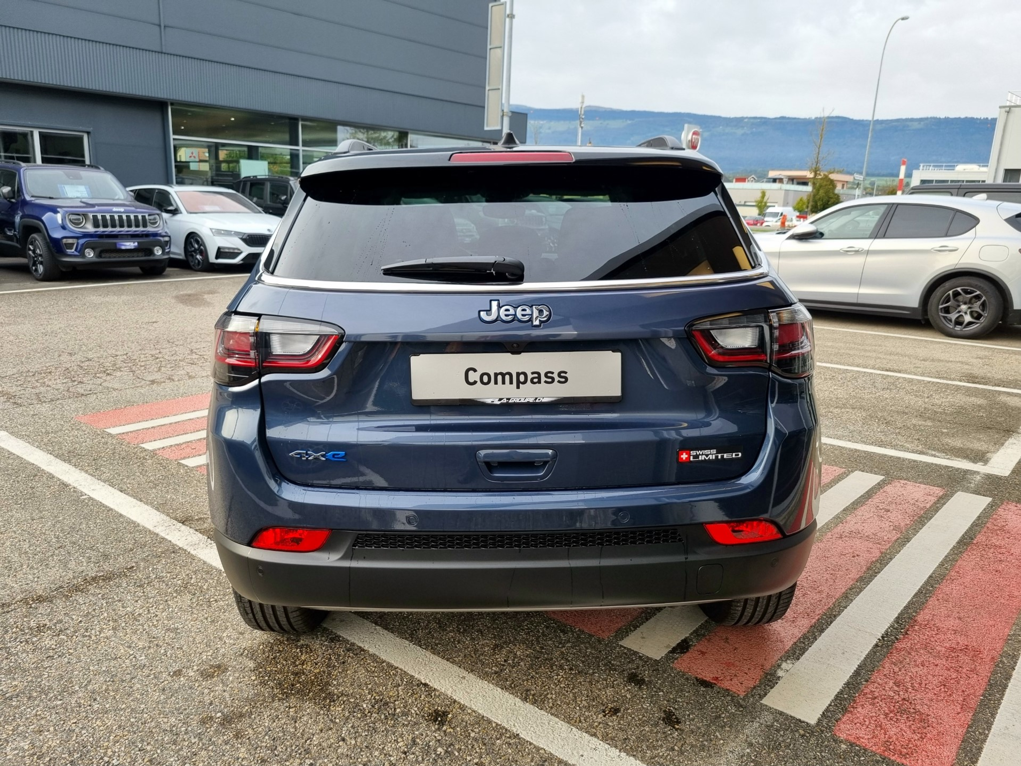 listing desktop thumbnail image 4