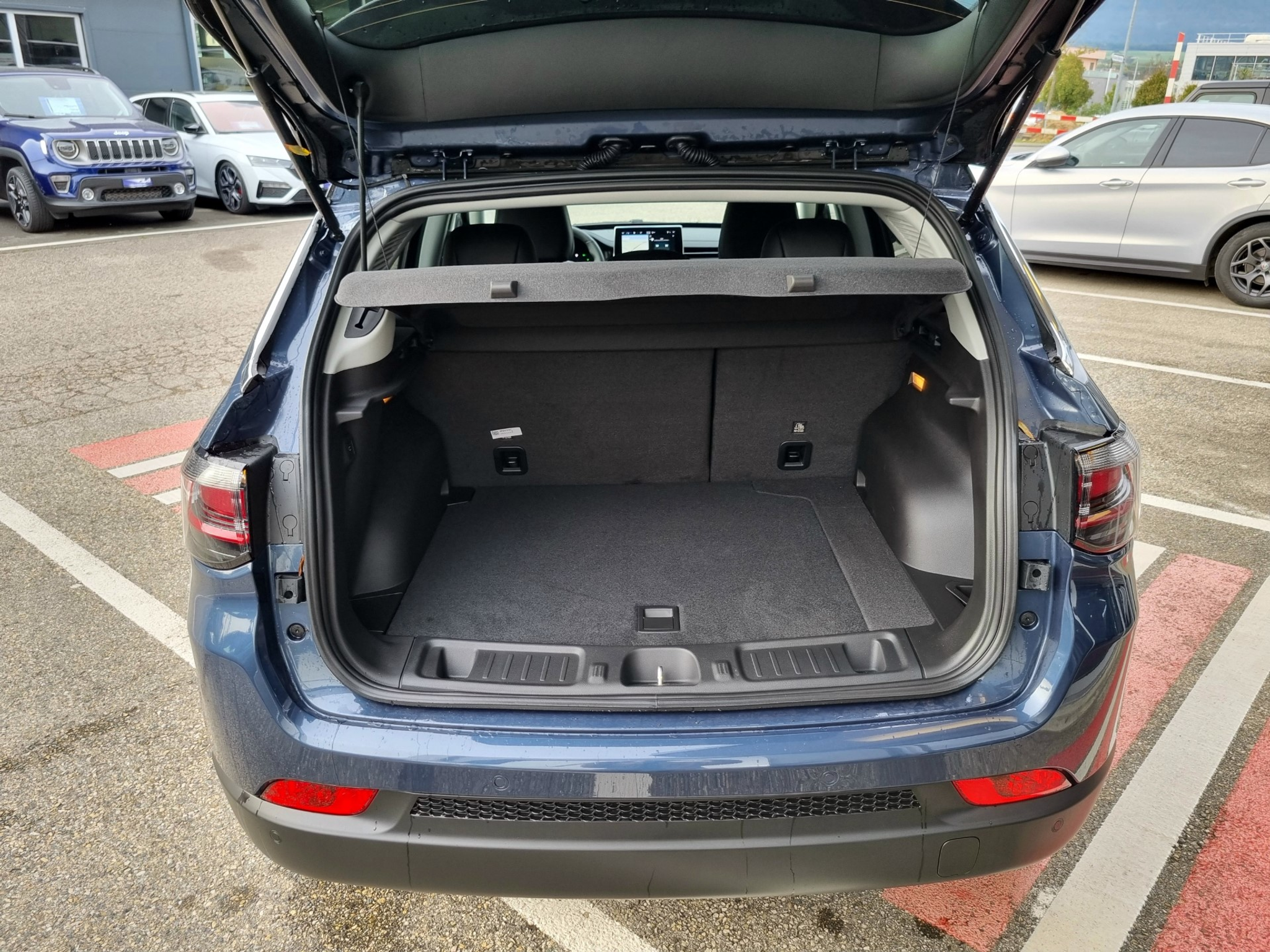 listing desktop thumbnail image 3