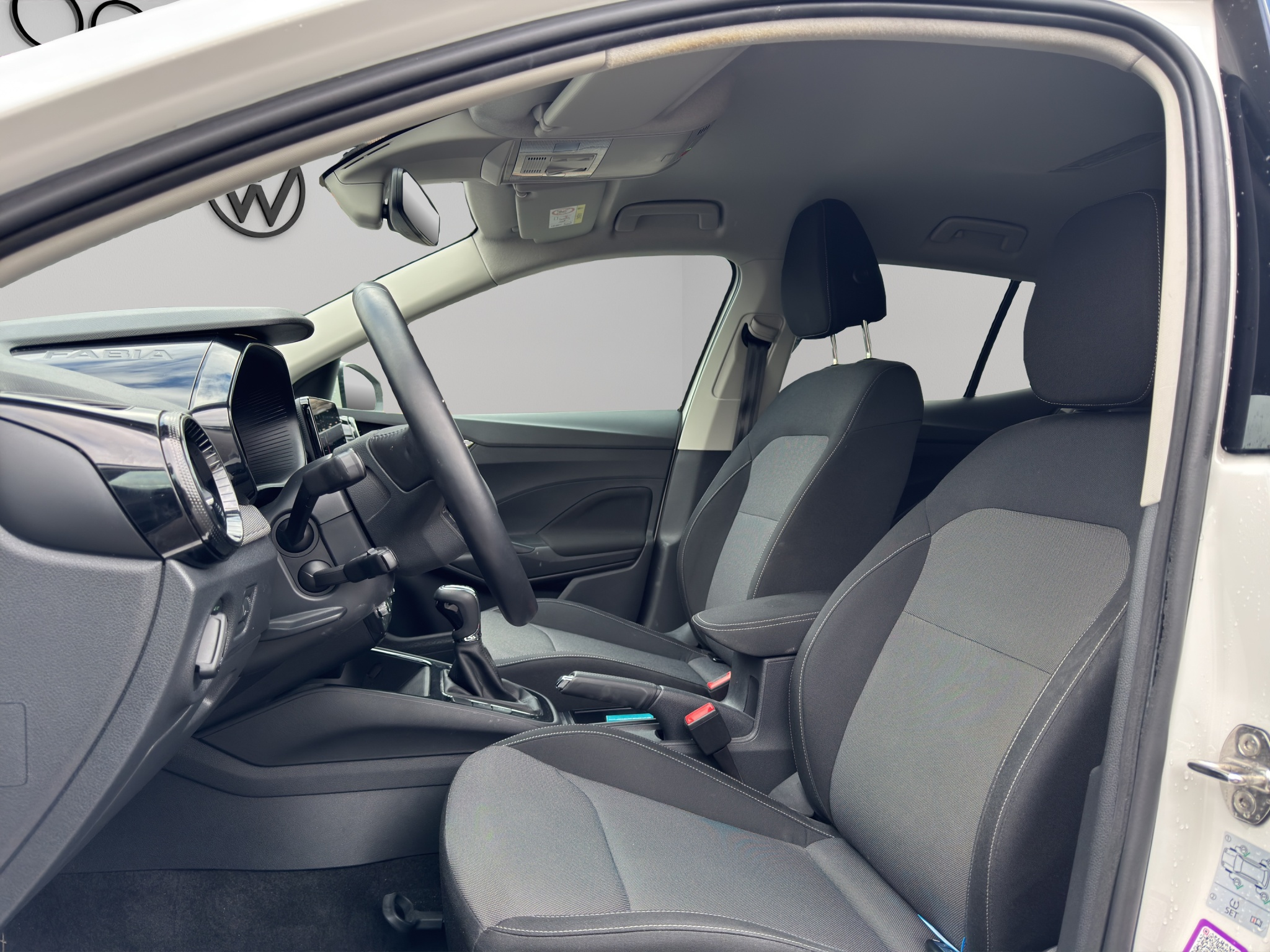 listing desktop thumbnail image 8