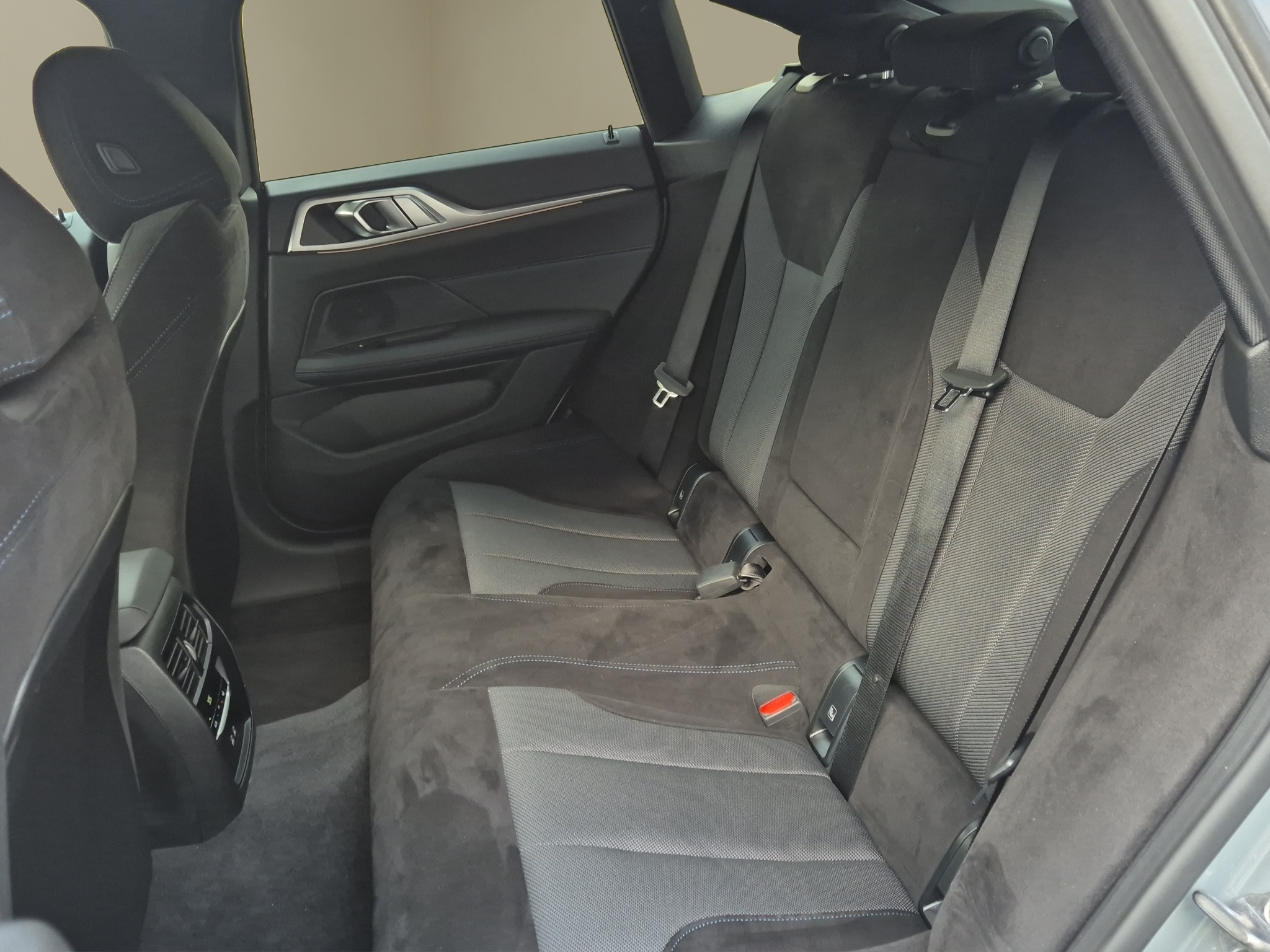 listing desktop thumbnail image 14