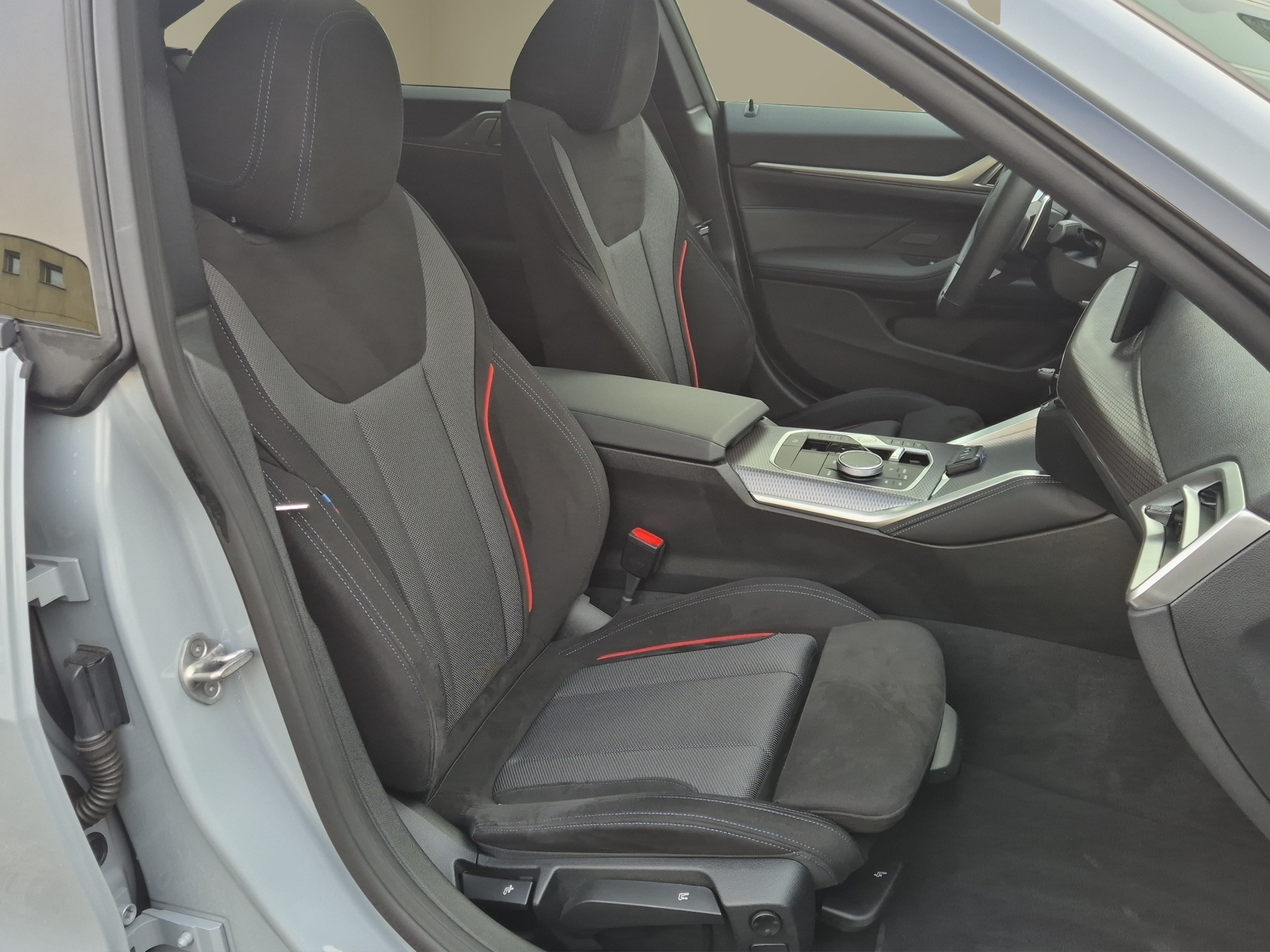 listing desktop thumbnail image 15