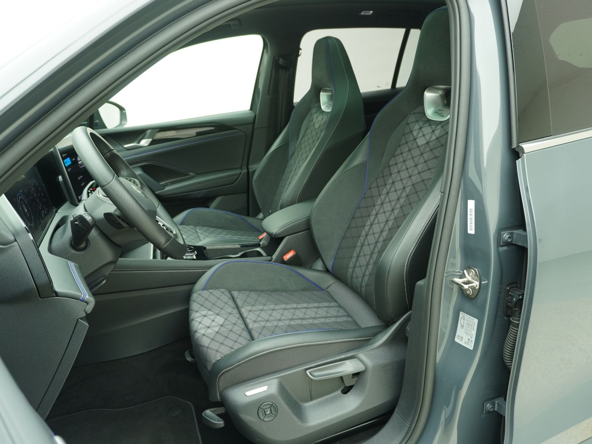 listing desktop thumbnail image 8